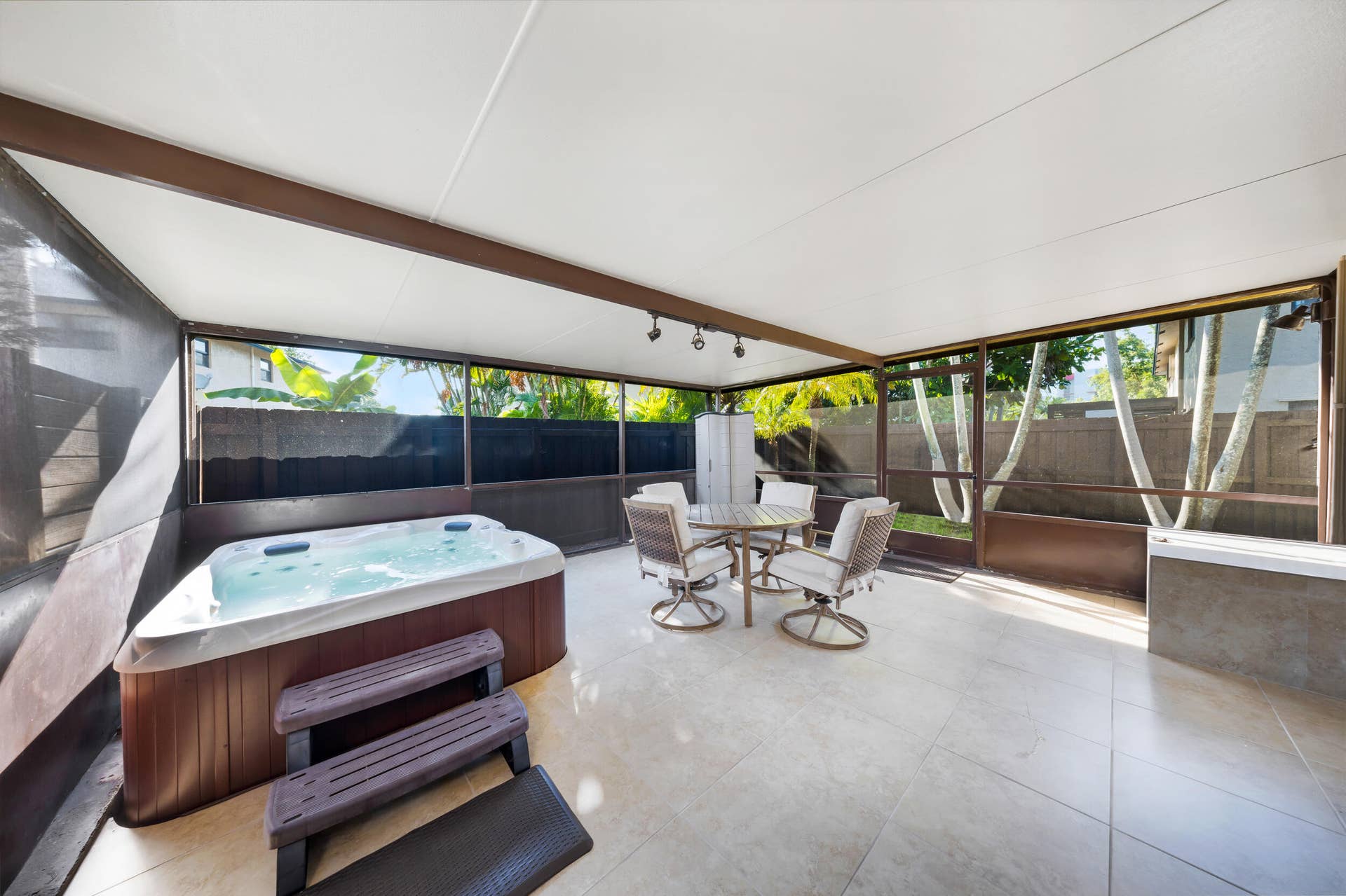 2124 NE Ninth Ave-Wilton Manors,Carolina
