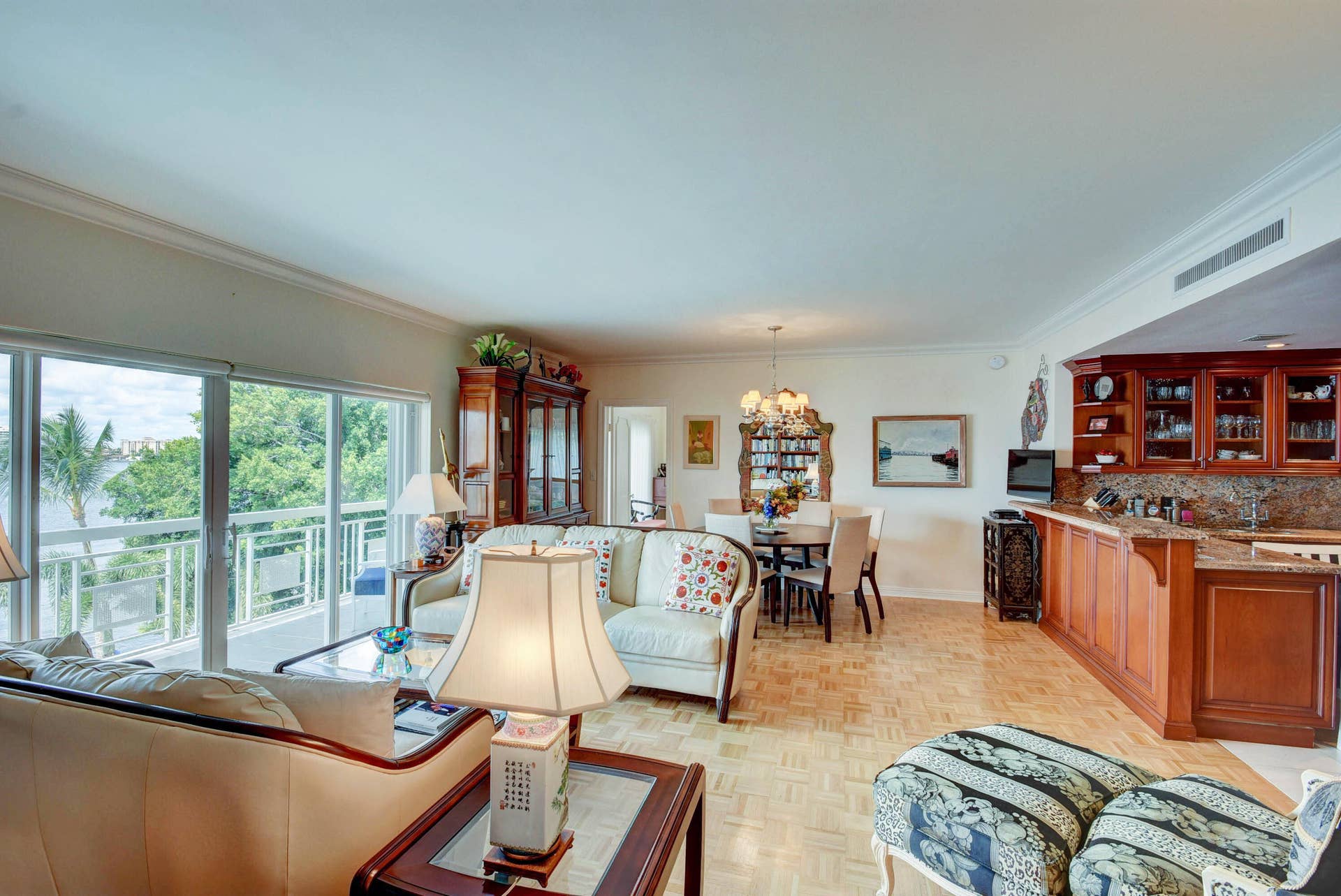 250 Bradley Place, #408, Palm Beach, FL 33480 open kitchen
