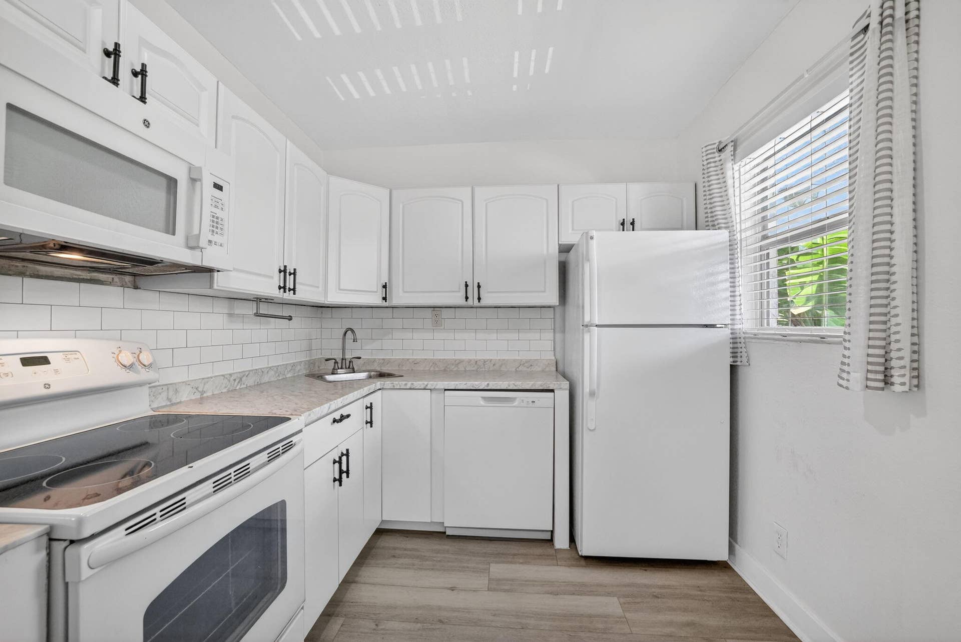 2741 NE 8th Avenue, #15, Wilton Manors, FL 33334 7-web-or-mls-8I8A1242