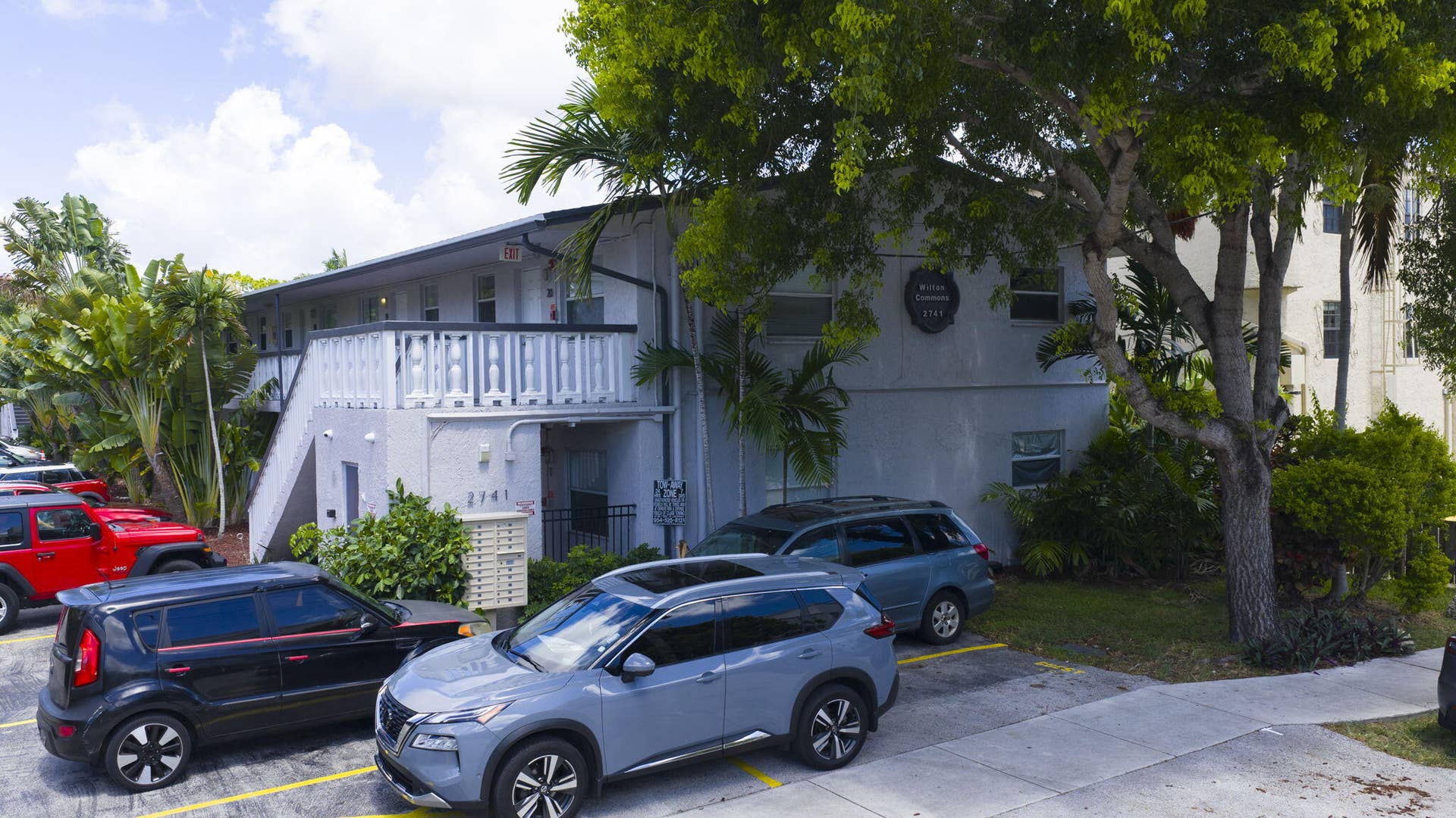 2741 NE 8th Avenue, #15, Wilton Manors, FL 33334 28-web-or-mls-DJI_20260608235255_0373_D