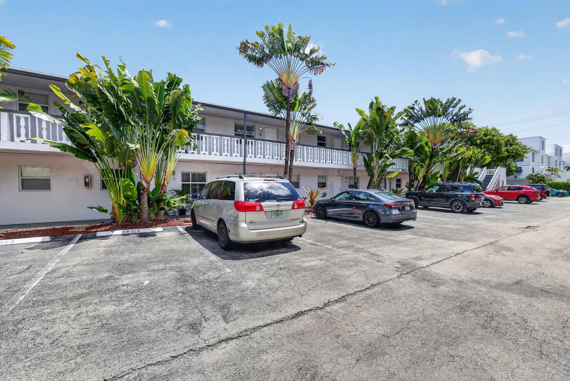 2741 NE 8th Avenue, #15, Wilton Manors, FL 33334 1-web-or-mls-8I8A1271