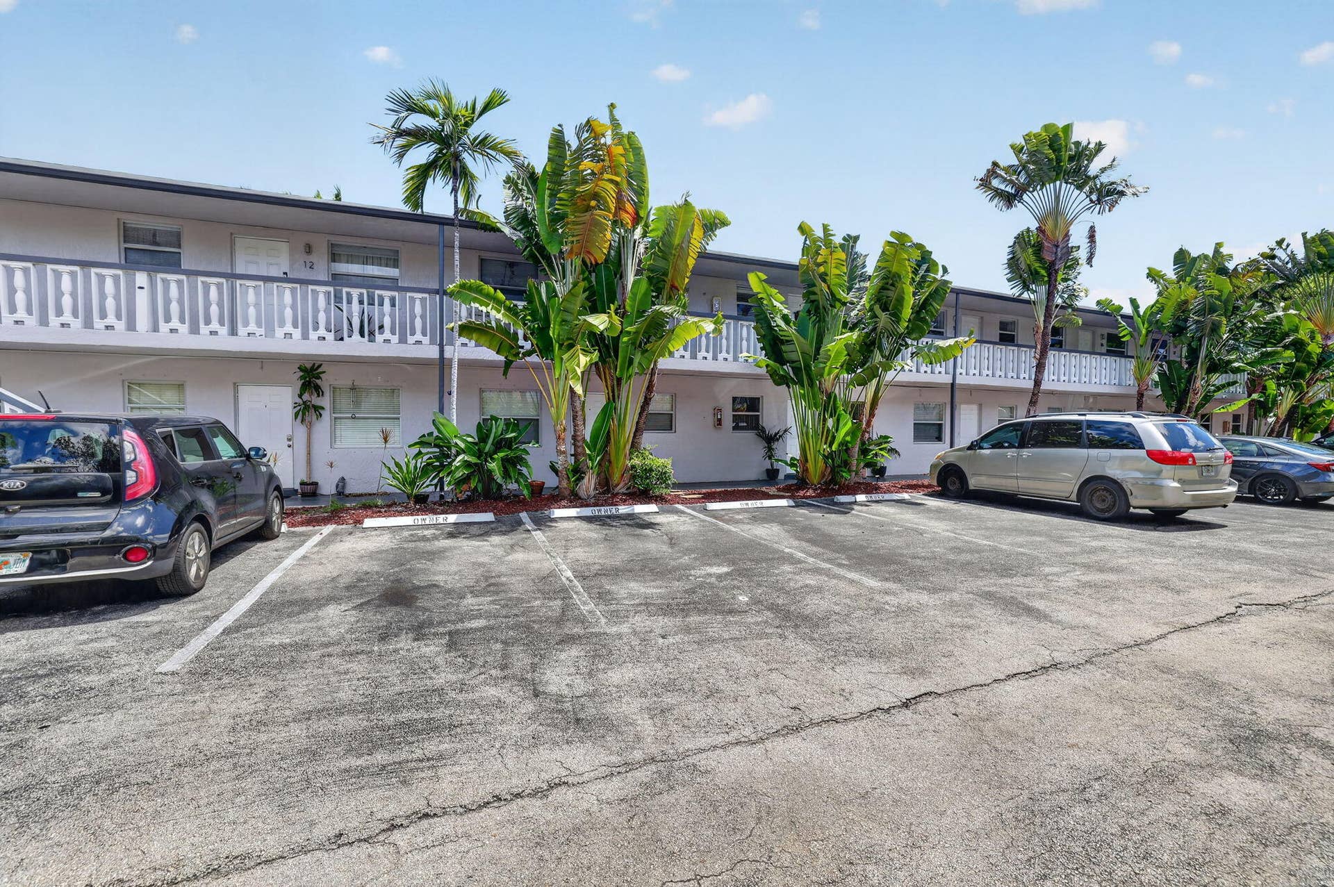 2741 NE 8th Avenue, #15, Wilton Manors, FL 33334 16-web-or-mls-8I8A1266