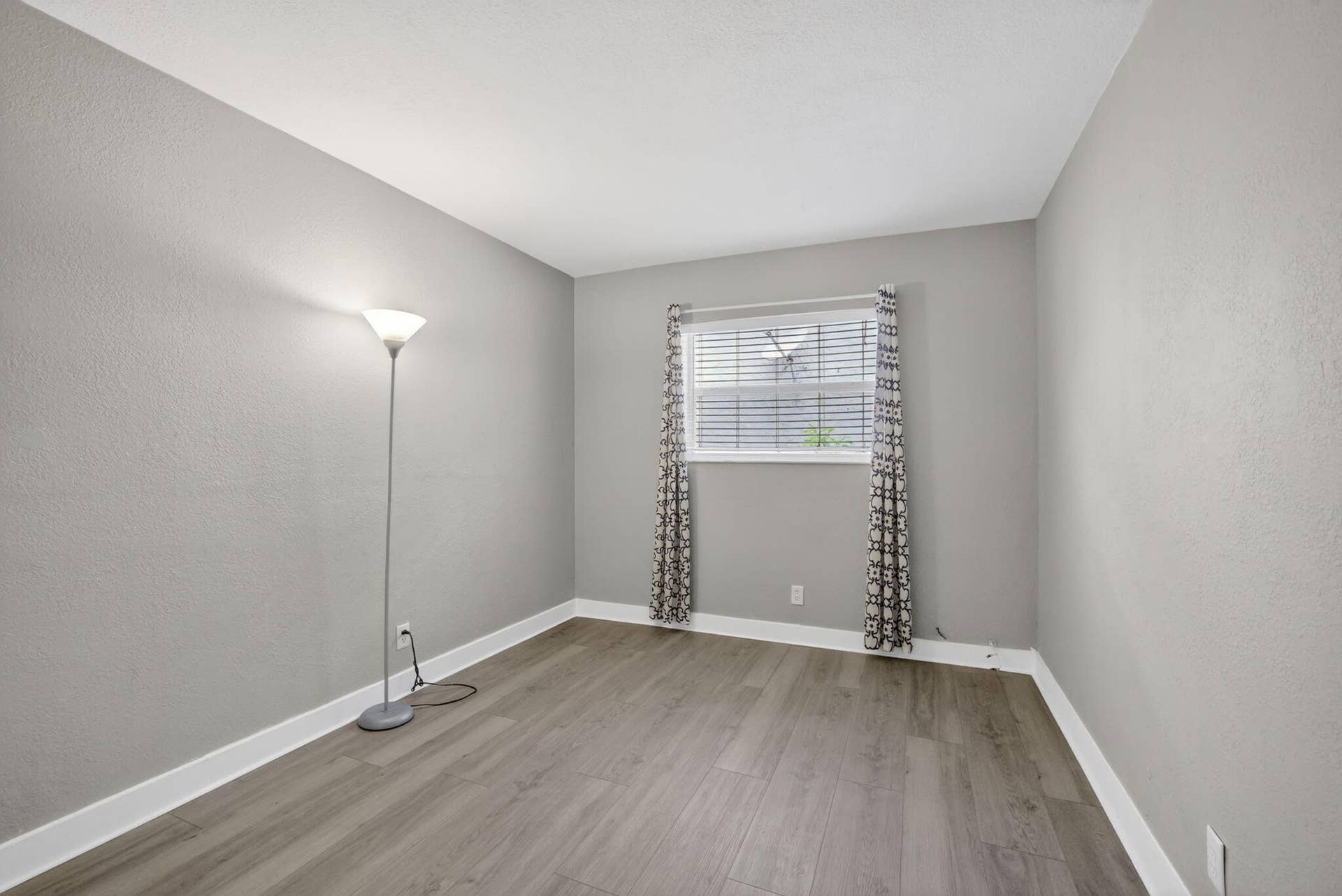 2741 NE 8th Avenue, #15, Wilton Manors, FL 33334 10-web-or-mls-8I8A1186