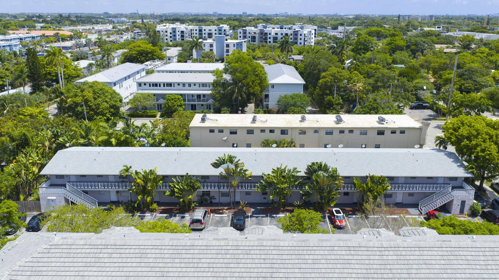 2741 NE 8th Avenue, #15, Wilton Manors, FL 33334 24-web-or-mls-DJI_20260608235023_0368_D