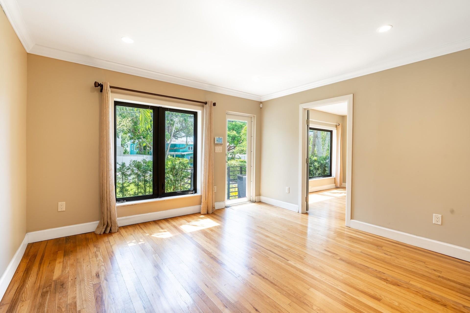 15 S Victoria Park Road, Fort Lauderdale, Fort Lauderdale, FL 33301 Large Impact windows for natural Light and protection from weather