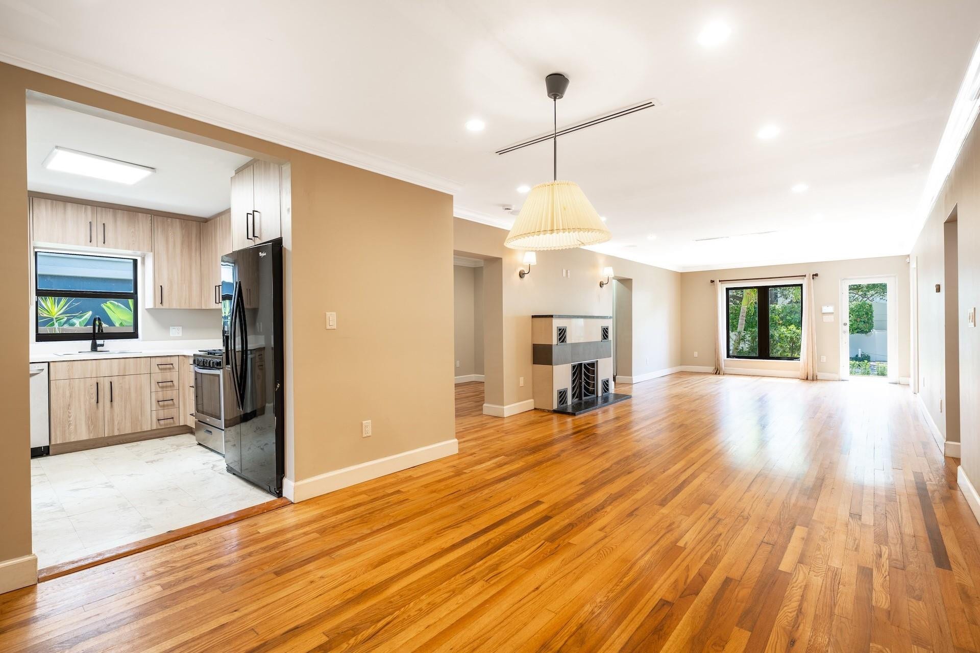 15 S Victoria Park Road, Fort Lauderdale, Fort Lauderdale, FL 33301 spacious