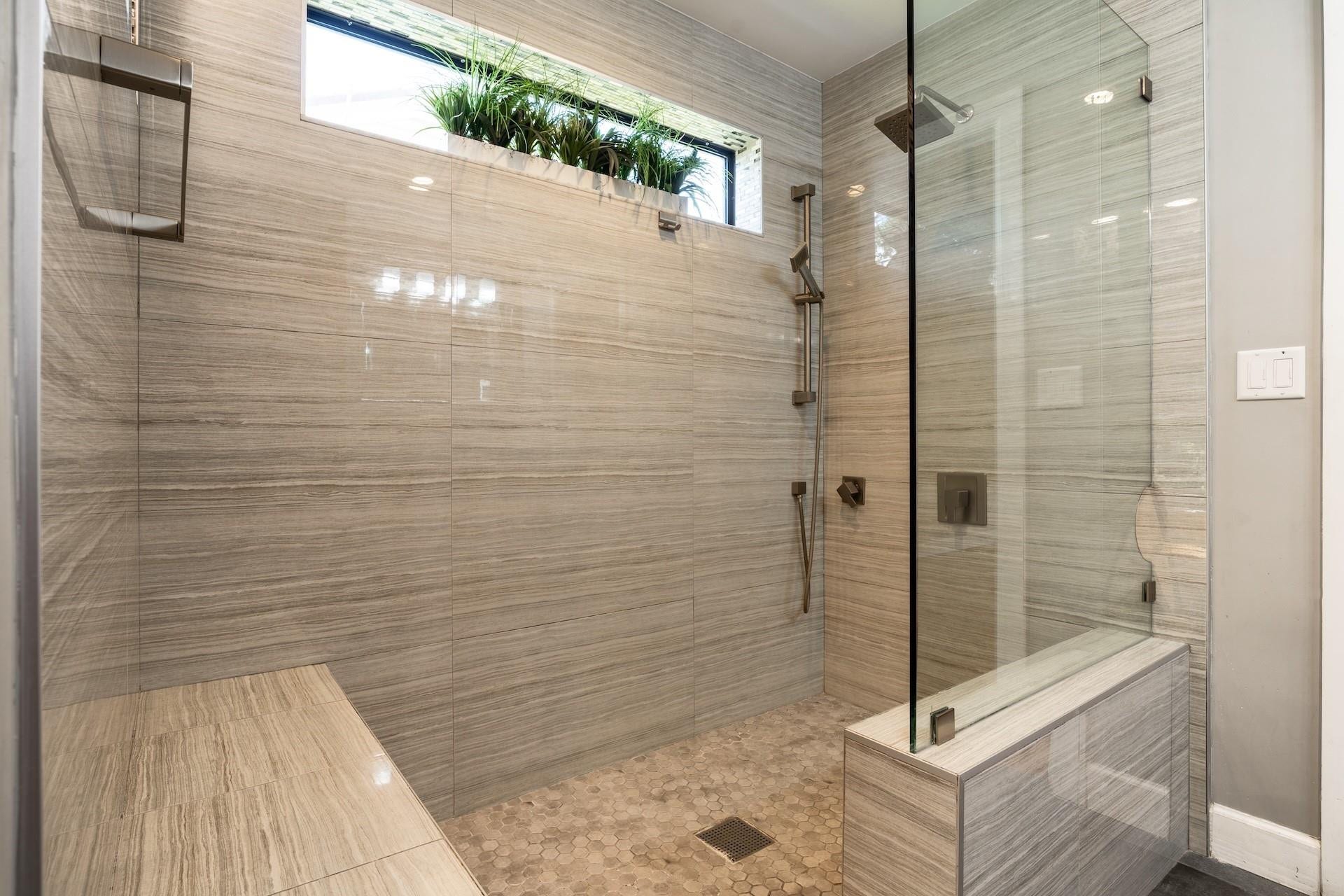 15 S Victoria Park Road, Fort Lauderdale, Fort Lauderdale, FL 33301 Amazing Shower