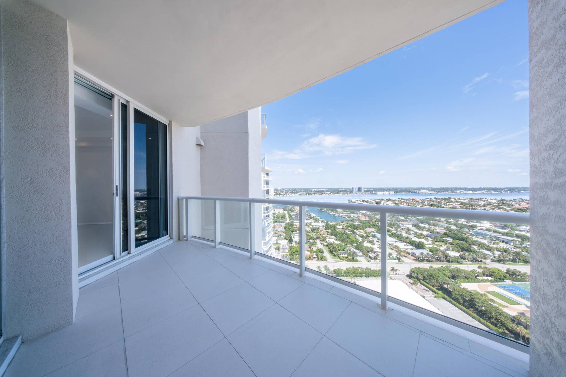 2700 N Ocean Drive, #2503a, Riviera Beach, FL 33404 Balcony on west side
