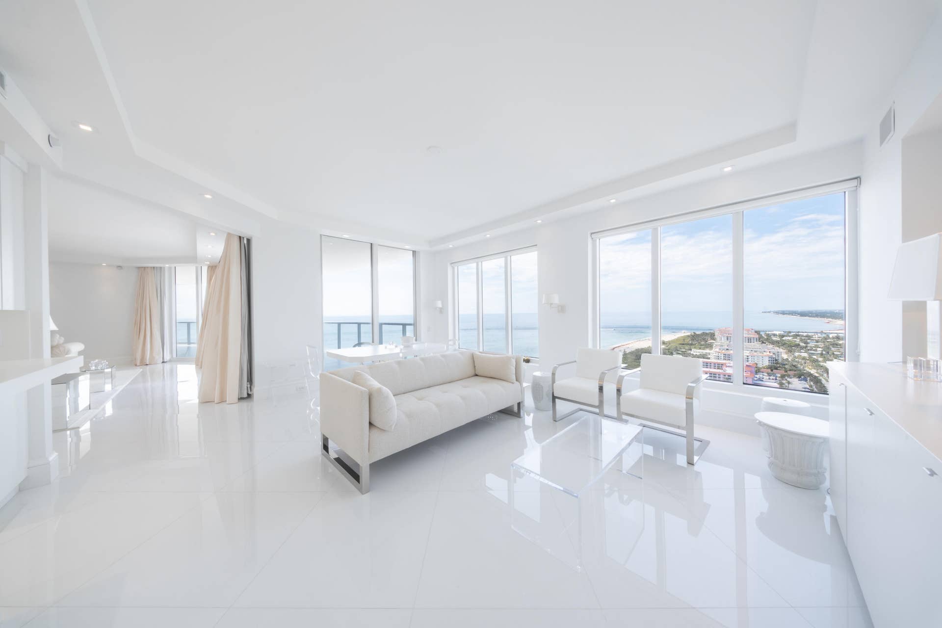 2700 N Ocean Drive, #2503a, Riviera Beach, FL 33404 FR/Breakfast area