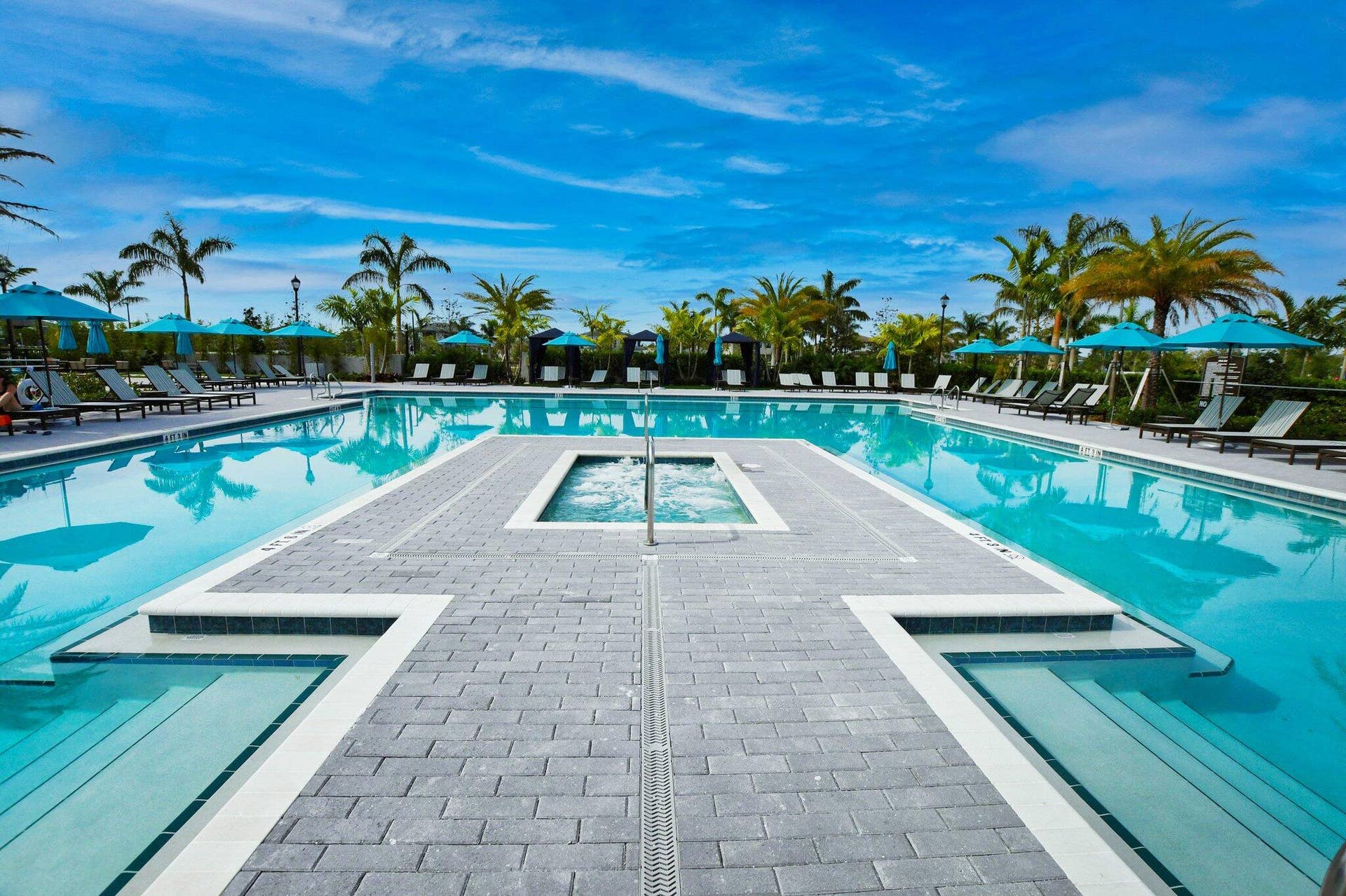 Cascata Pool