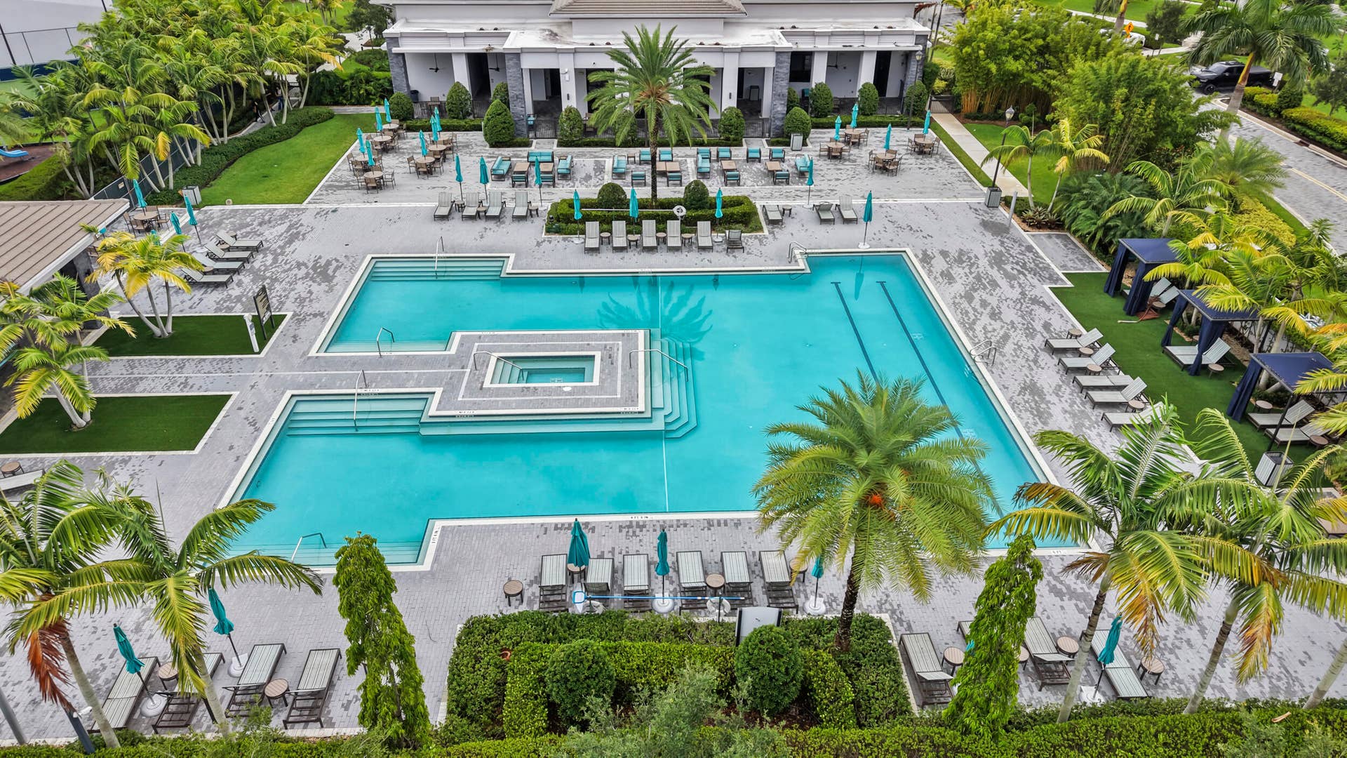 Cascata Community Pool