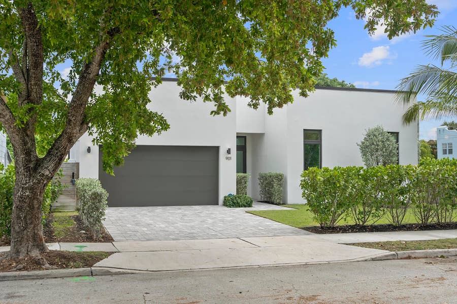 Property photo for 901 Upland Road, West Palm Beach, FL