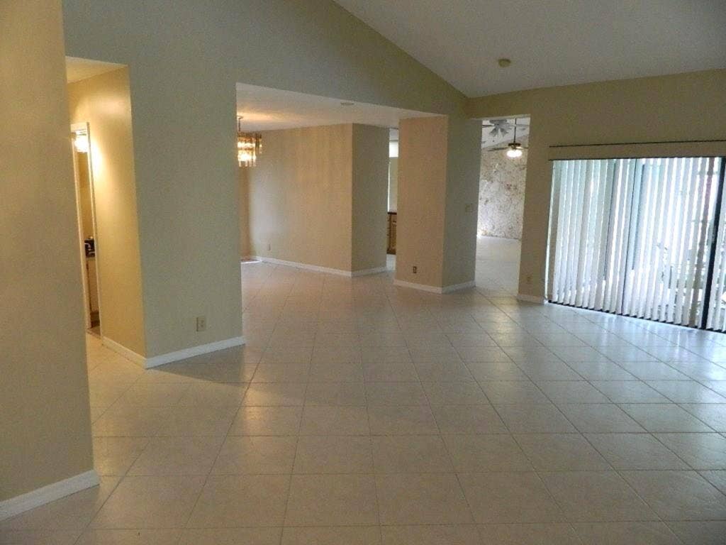 4002 NW 73rd Avenue, Coral Springs, FL 33065 d