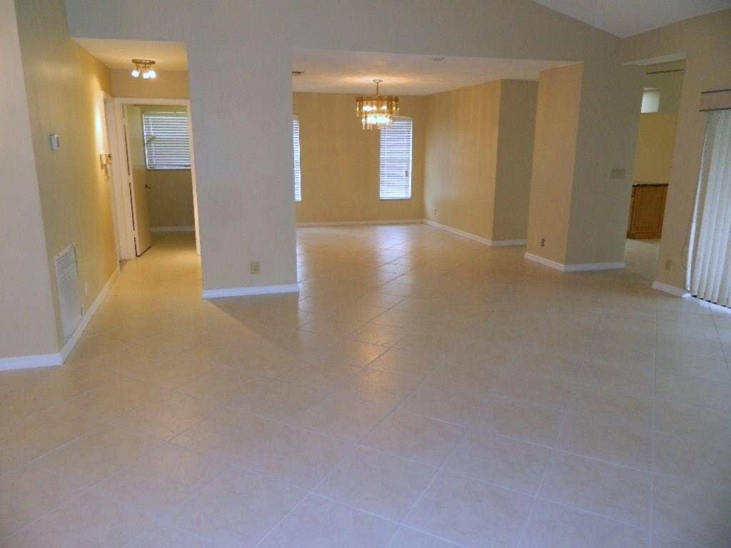 4002 NW 73rd Avenue, Coral Springs, FL 33065 h