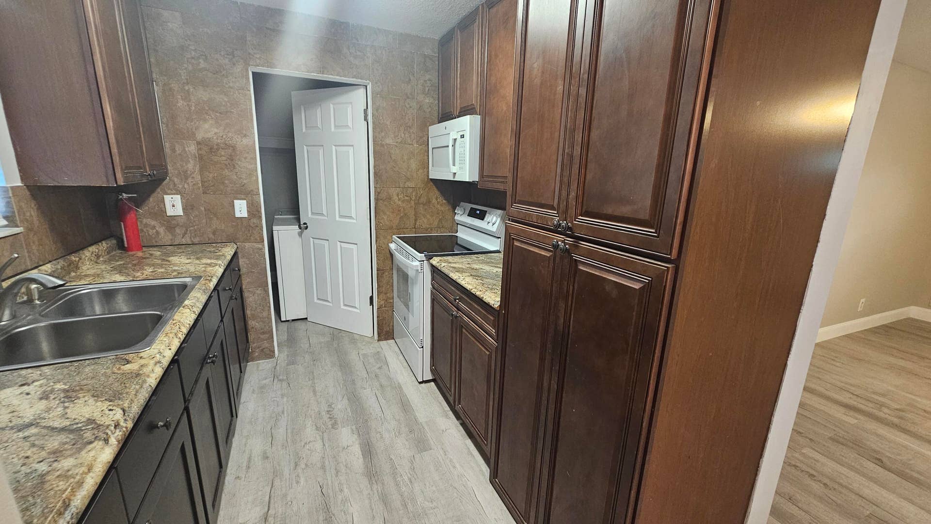 Kitchen 7