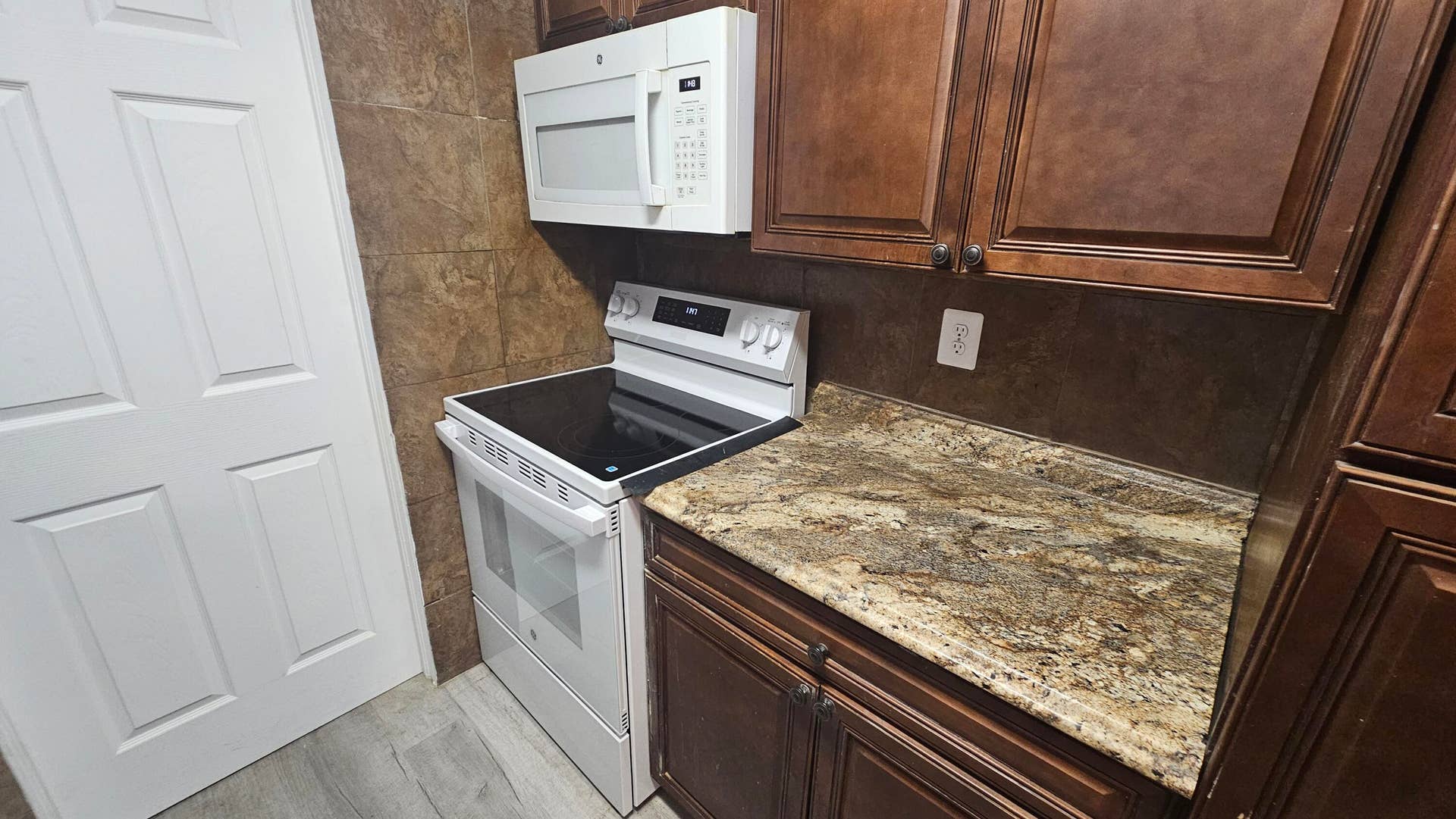 Kitchen 6