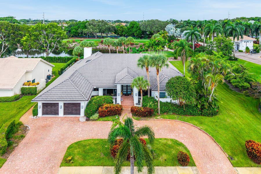 Property photo for 4976 Bocaire Boulevard, Boca Raton, FL
