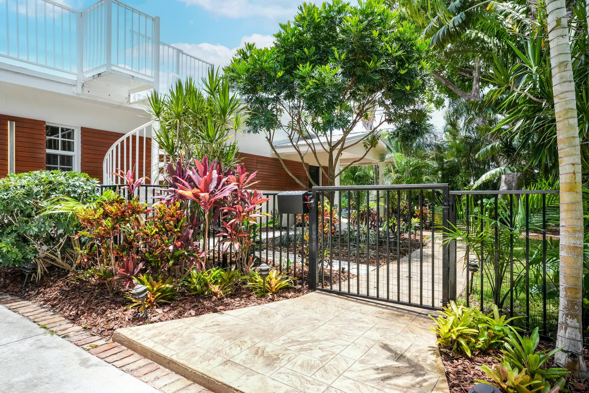 2400 N Riverside Drive, Pompano Beach, FL 33062 DSC09772