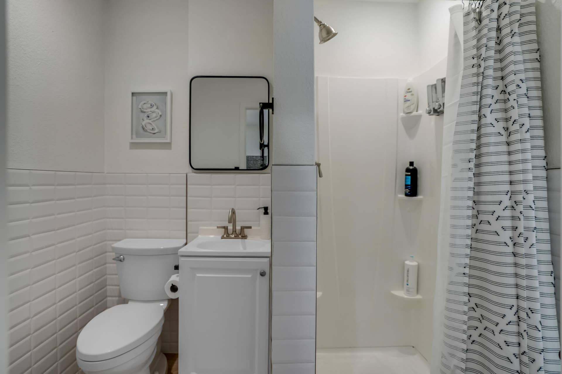 2400 N Riverside Drive, Pompano Beach, FL 33062 Full Bathroom - Mother in Law Suite