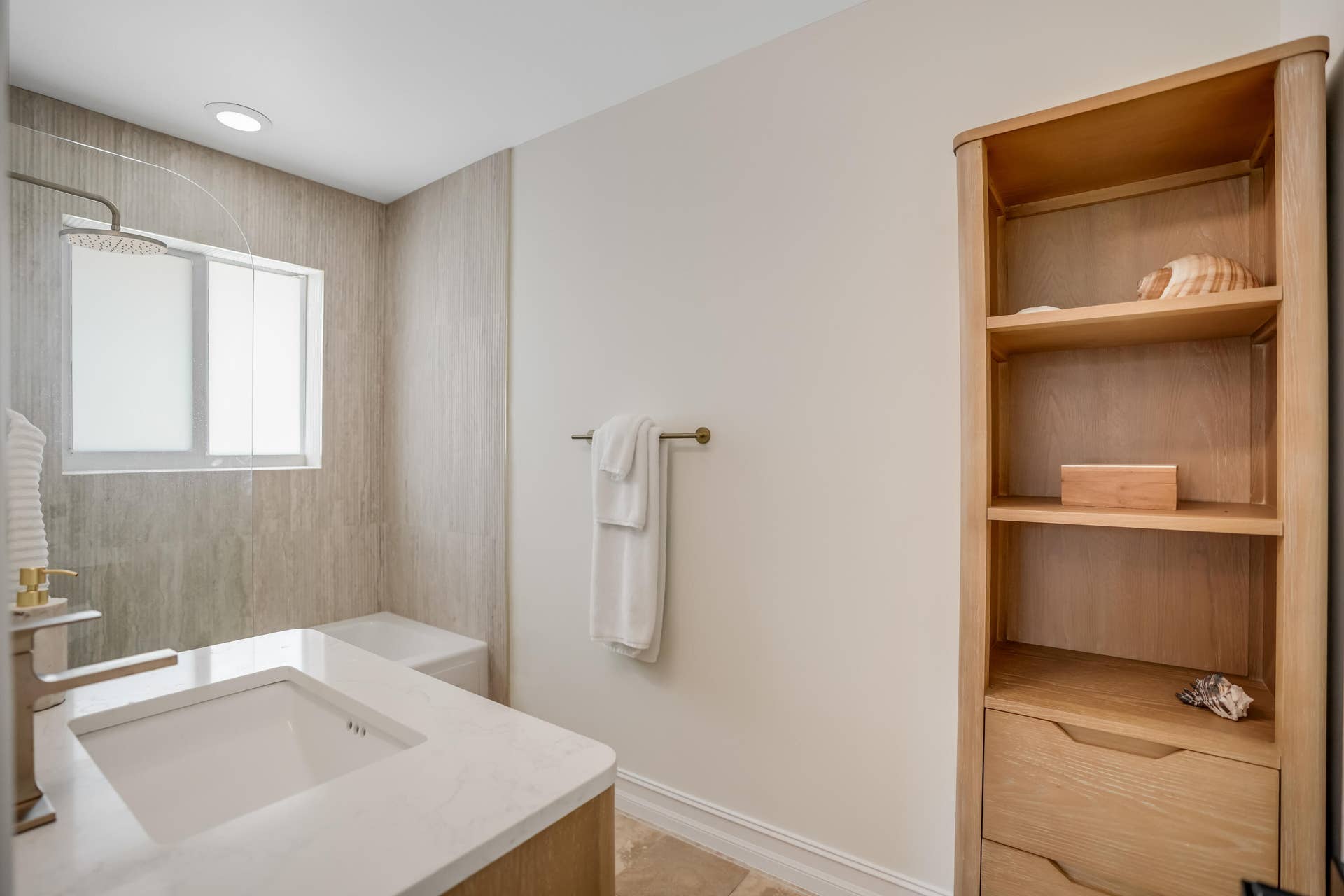 2400 N Riverside Drive, Pompano Beach, FL 33062 DSC09853