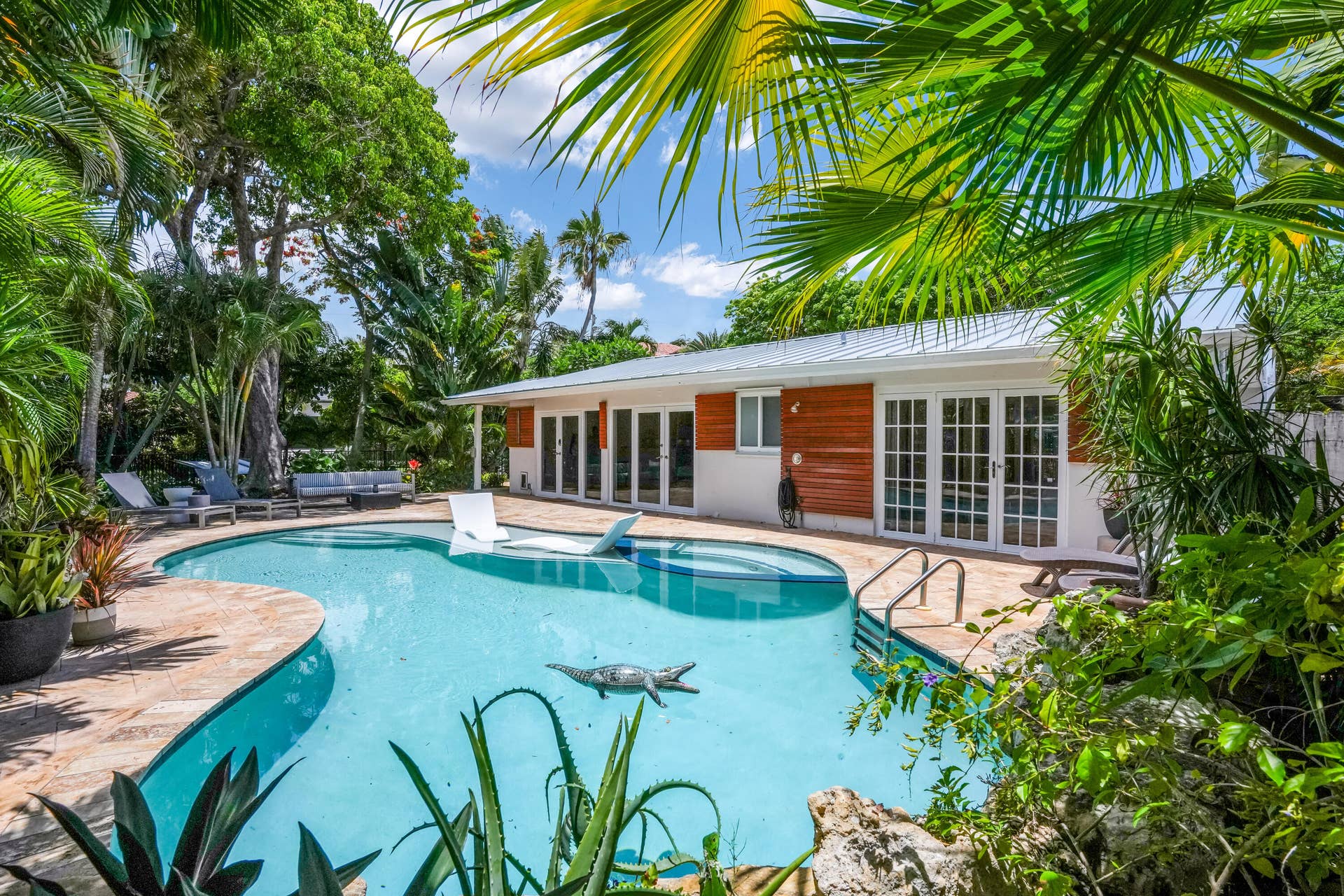 2400 N Riverside Drive, Pompano Beach, FL 33062 DSC09814