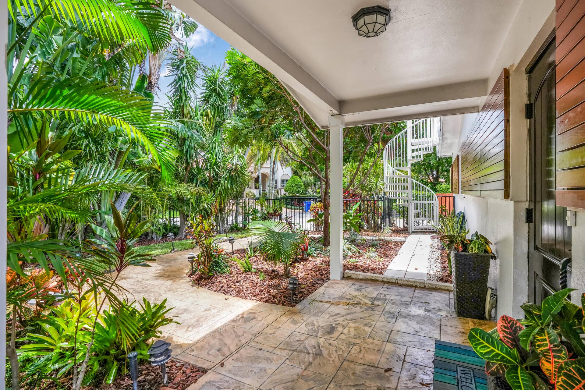 2400 N Riverside Drive, Pompano Beach, FL 33062 DSC09781