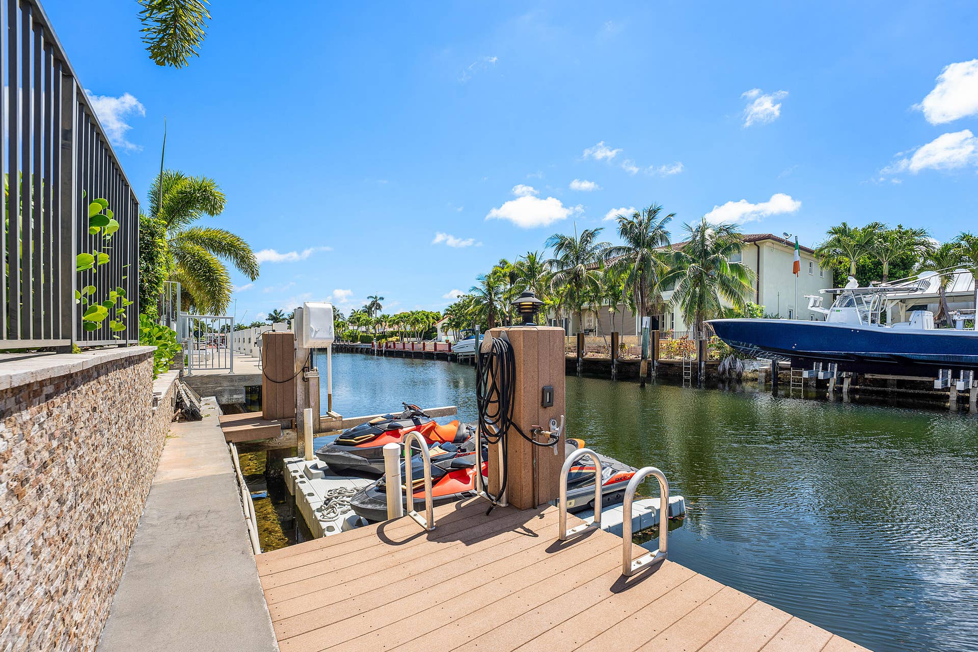 4230 NE 24th Avenue, Lighthouse Point, FL 33064 1