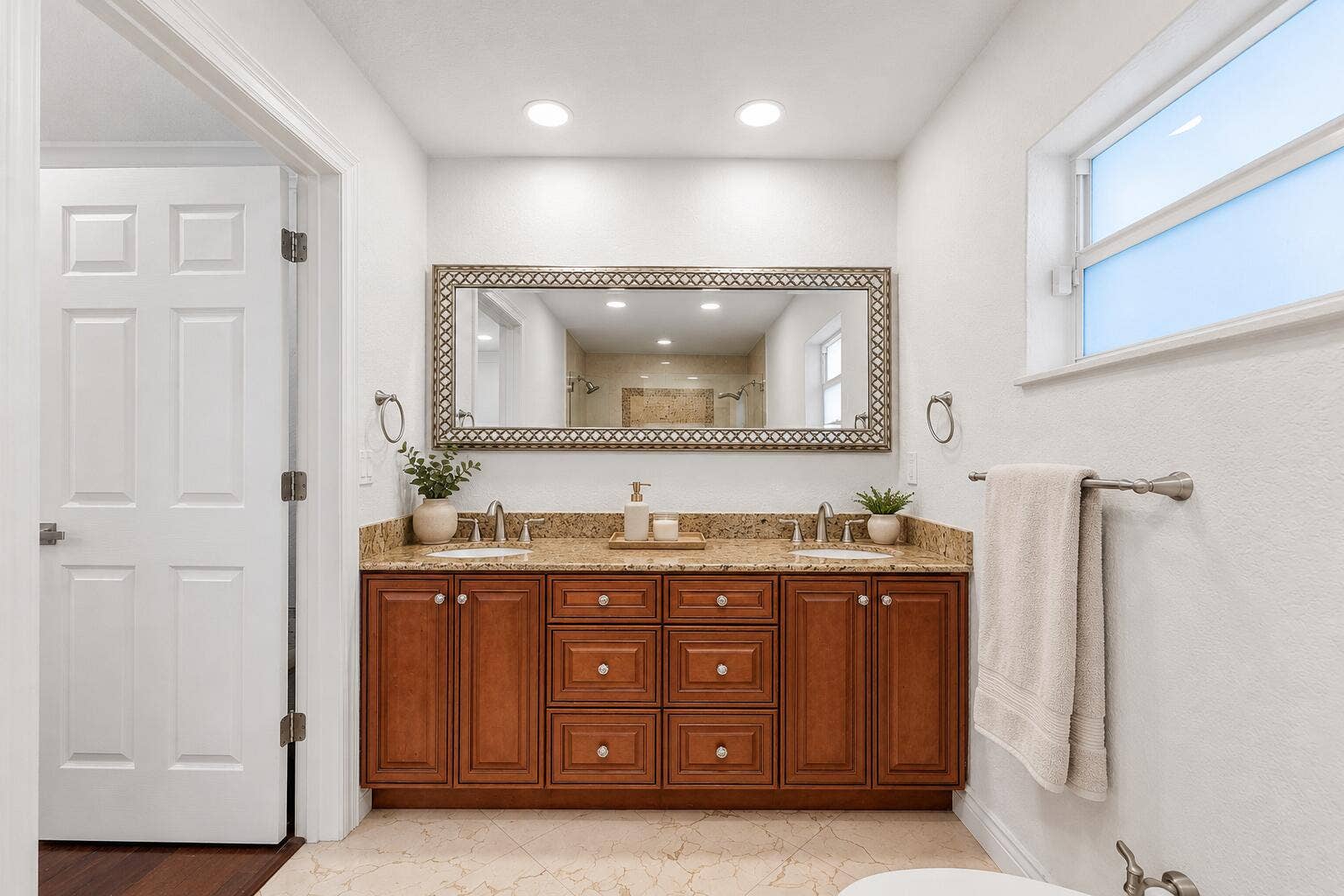 4230 NE 24th Avenue, Lighthouse Point, FL 33064 Primary Bath