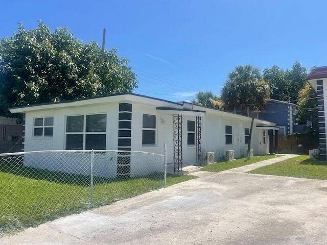 Property photo for 304 N Tamarind Avenue, West Palm Beach, FL