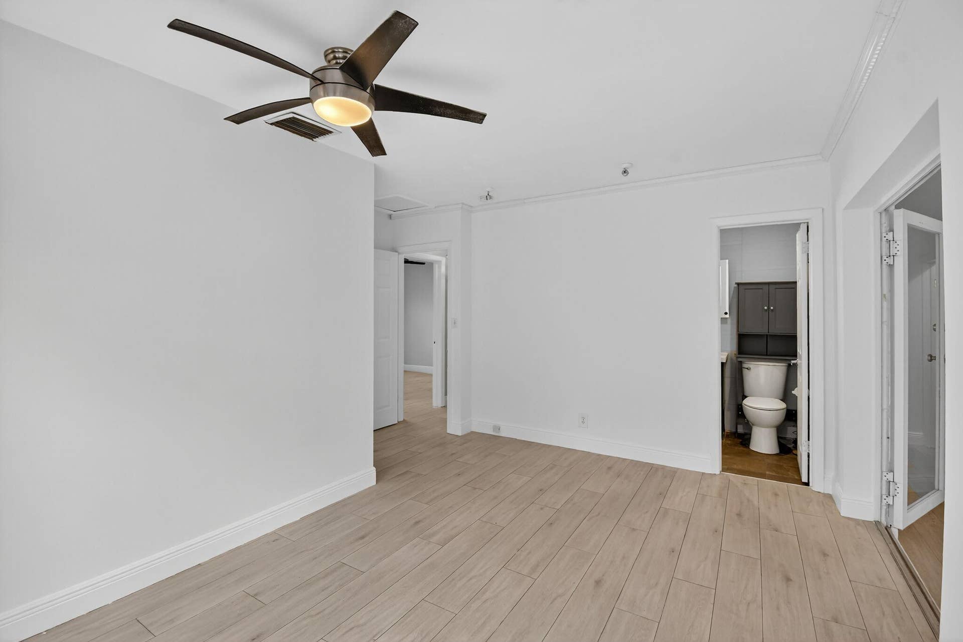 1606 NE 15th Avenue, #1606, Fort Lauderdale, FL 33305 21-web-or-mls-021_DSC_4744