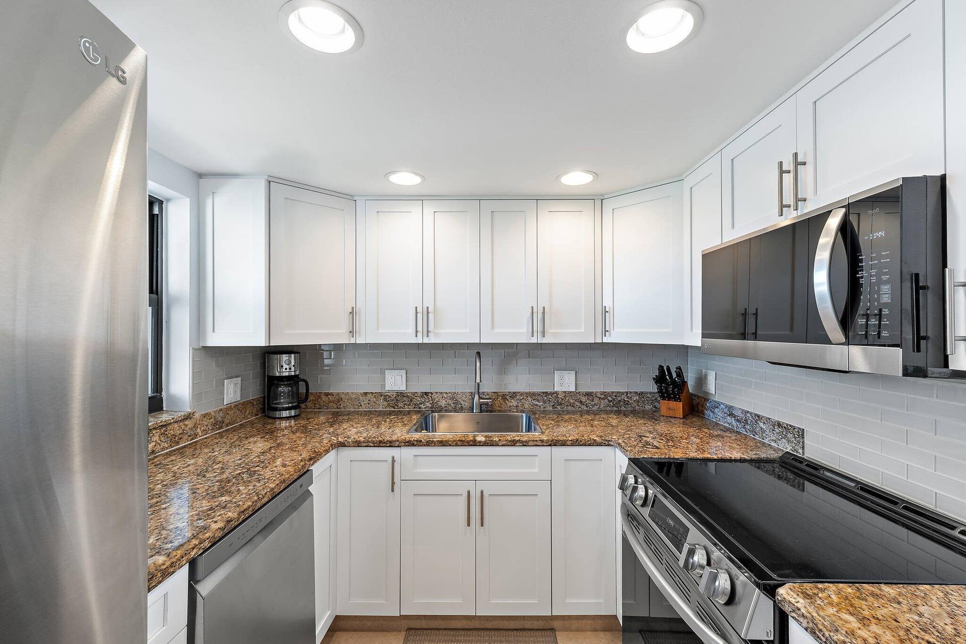 336 Golfview Road, #619, North Palm Beach, FL 33408 Kitchen 3