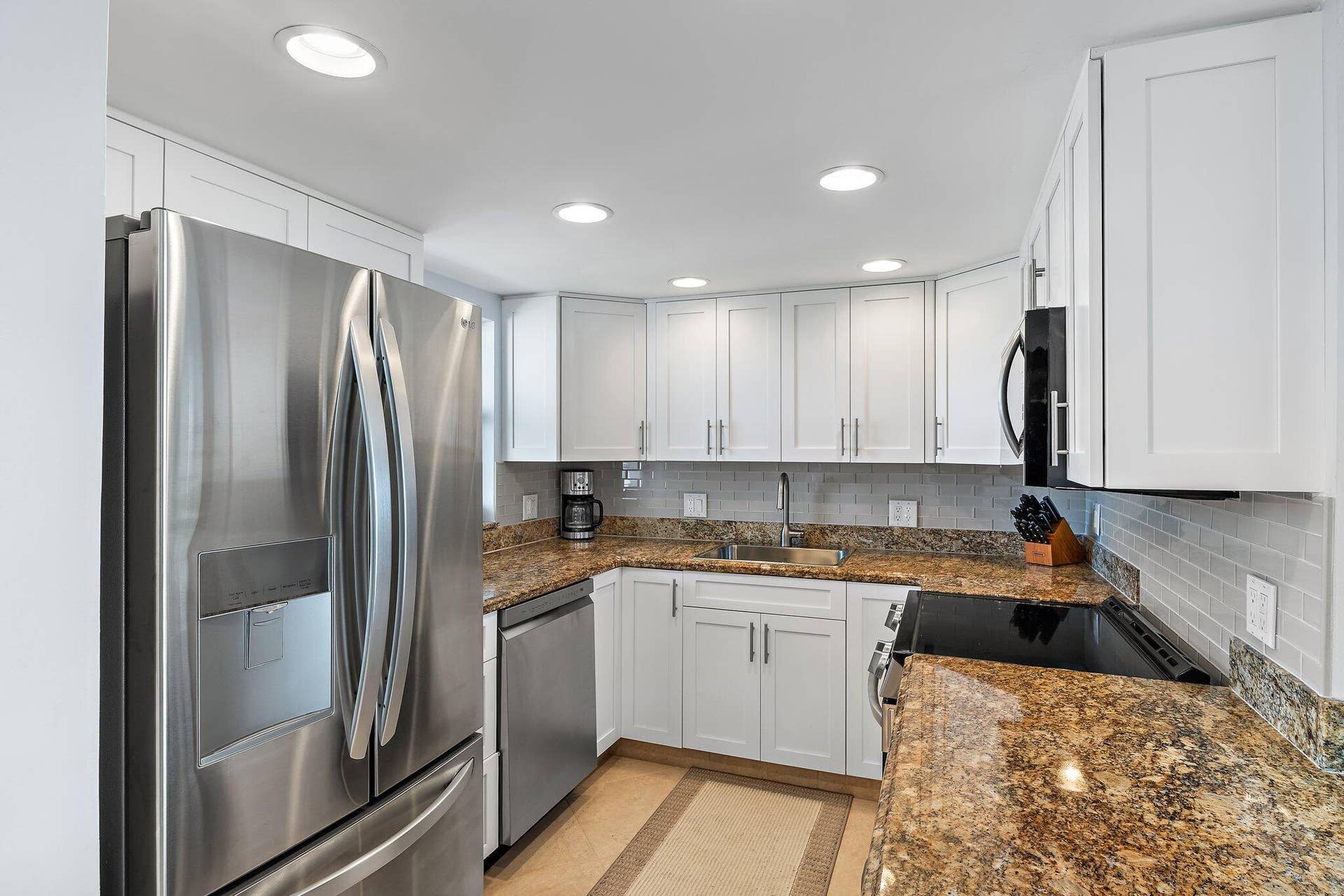 336 Golfview Road, #619, North Palm Beach, FL 33408 Kitchen 2