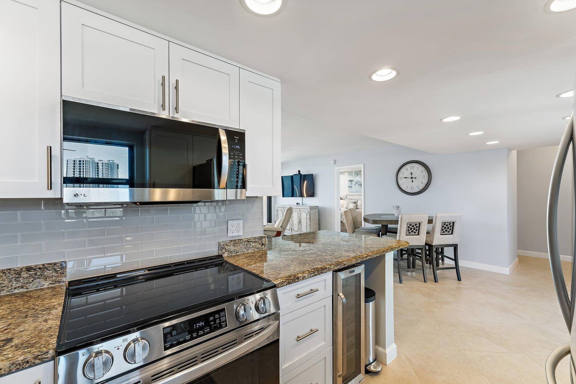 336 Golfview Road, #619, North Palm Beach, FL 33408 Kitchen 5