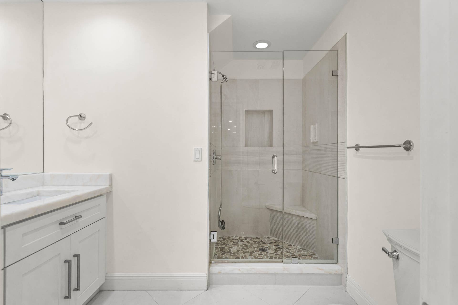1st Floor En-suite Bath