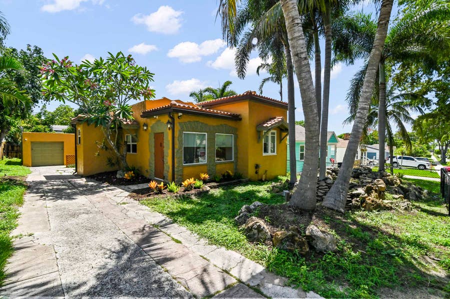 Property photo for 914 30th Court, West Palm Beach, FL