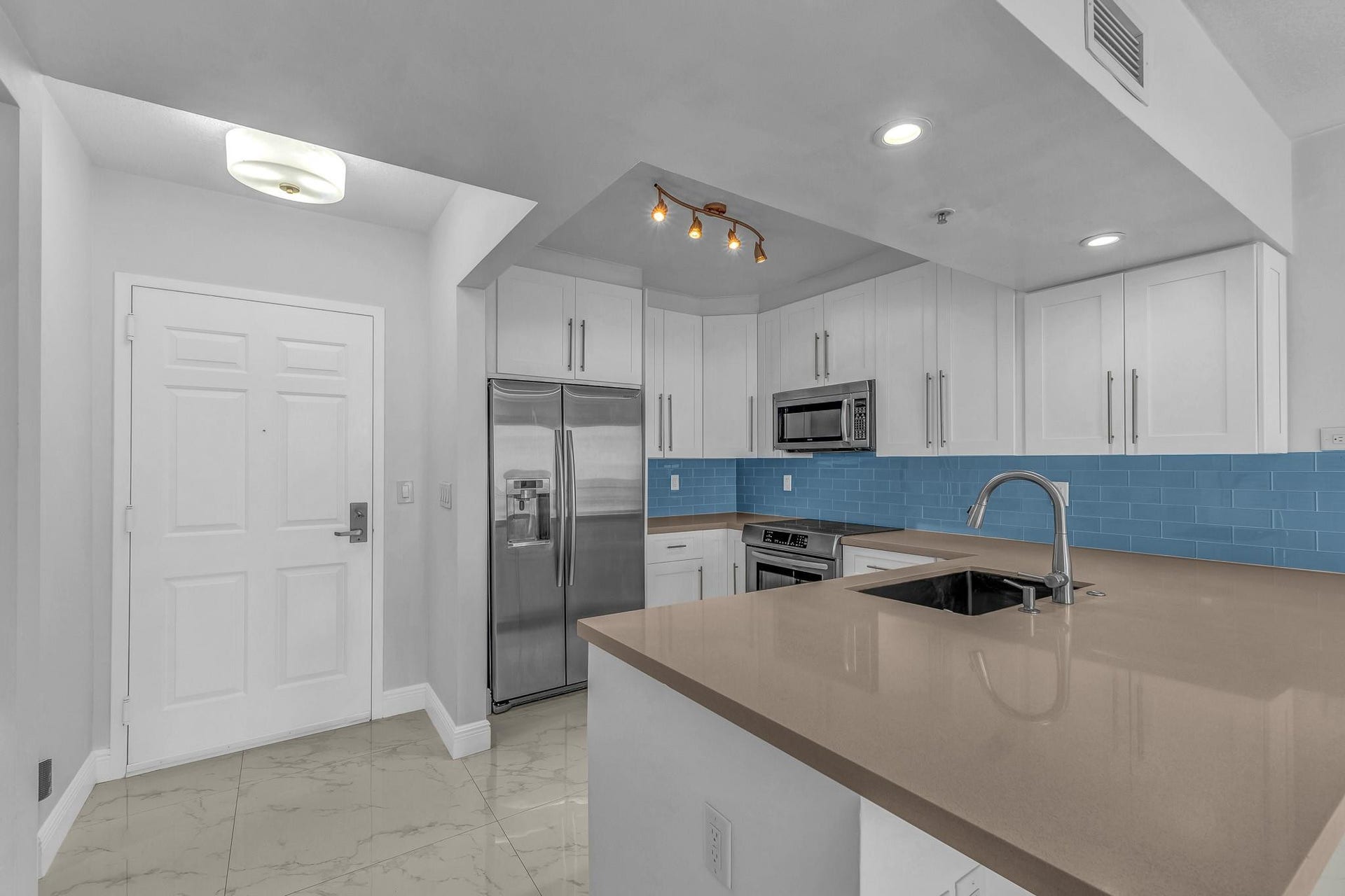 3020 NE 32nd Street, #Unit 905, Fort Lauderdale, FL 33306 Photo 7