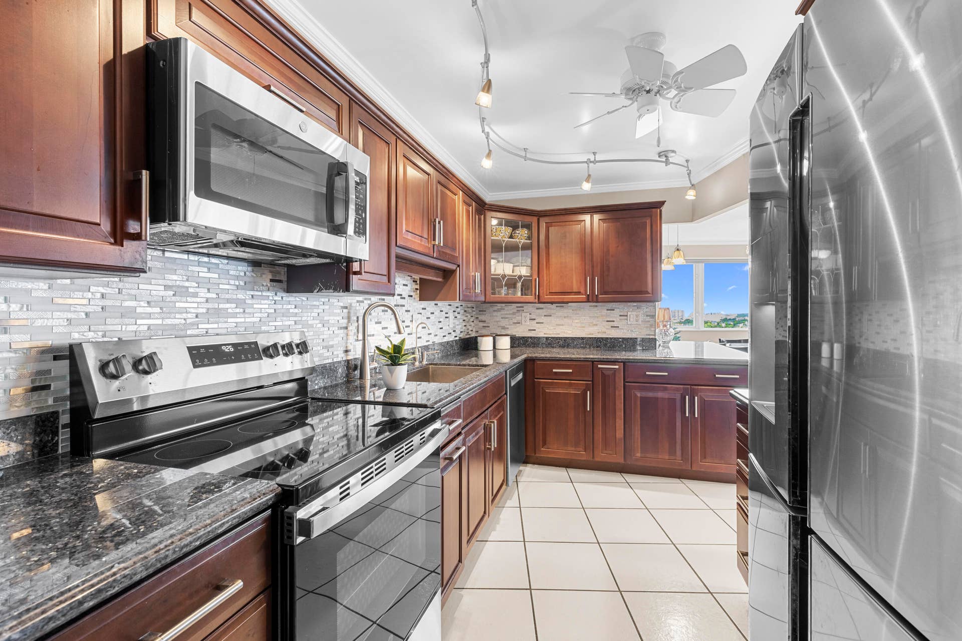 3000 Holiday Drive, #1505, Fort Lauderdale, FL 33316 R6II9393