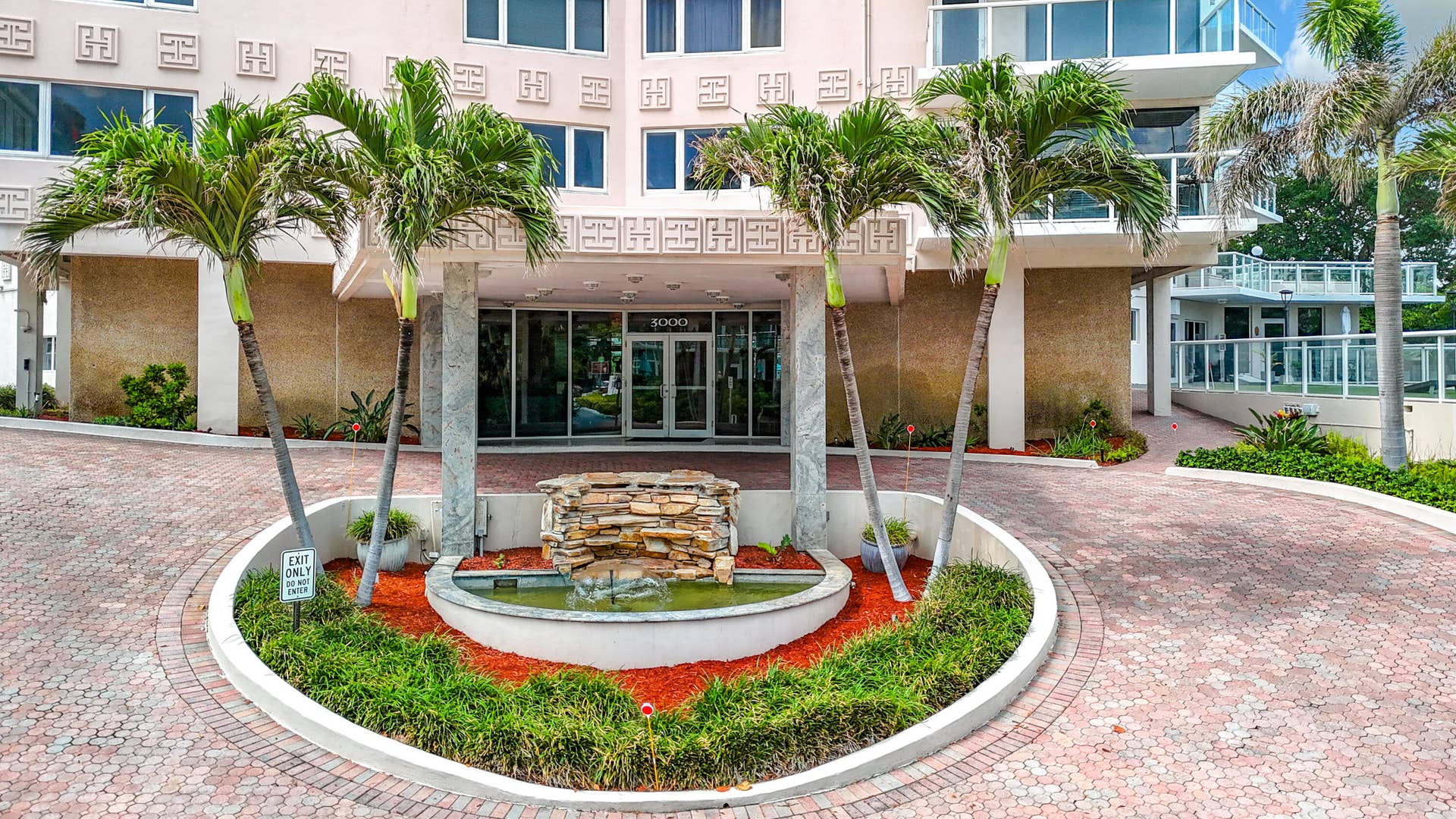 3000 Holiday Drive, #1505, Fort Lauderdale, FL 33316 3000 Holiday Drive #1206-13