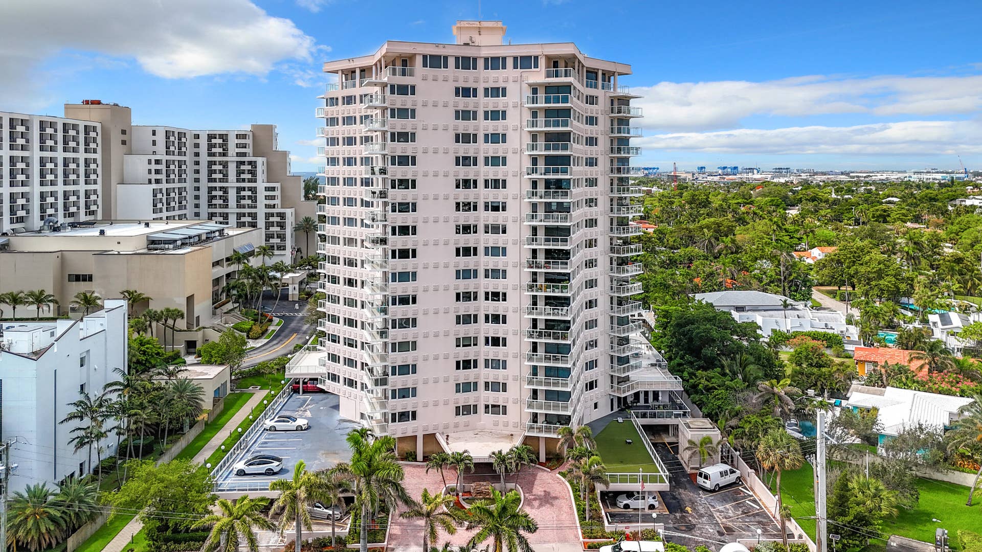 3000 Holiday Drive, #1505, Fort Lauderdale, FL 33316 3000 Holiday Drive #1206-12