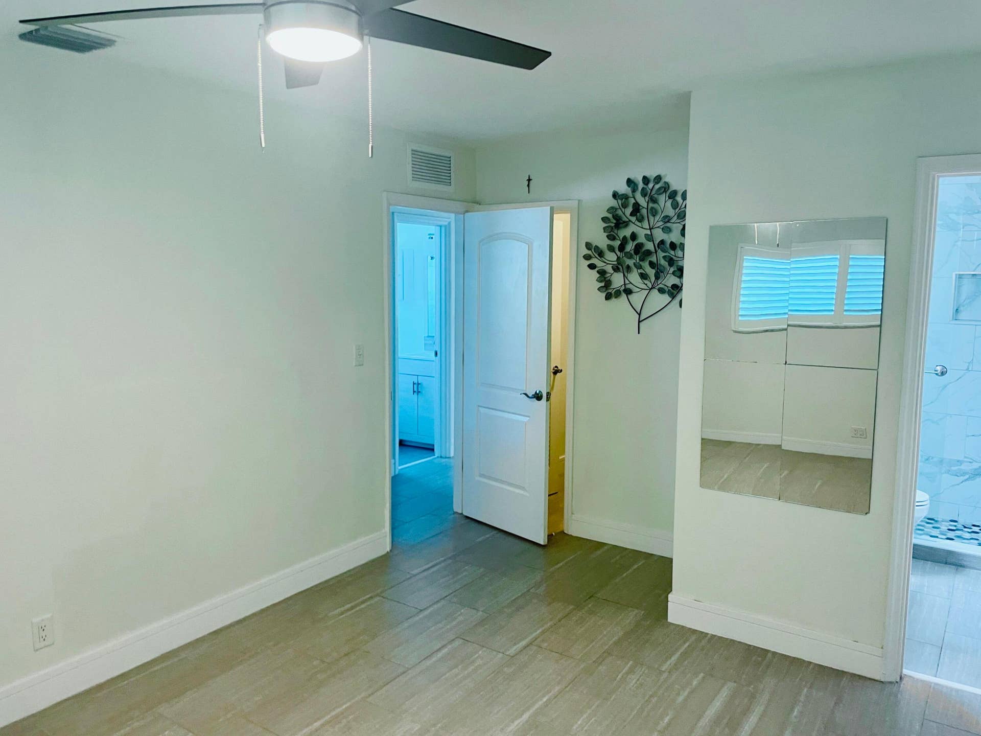 Main Bedroom (2)