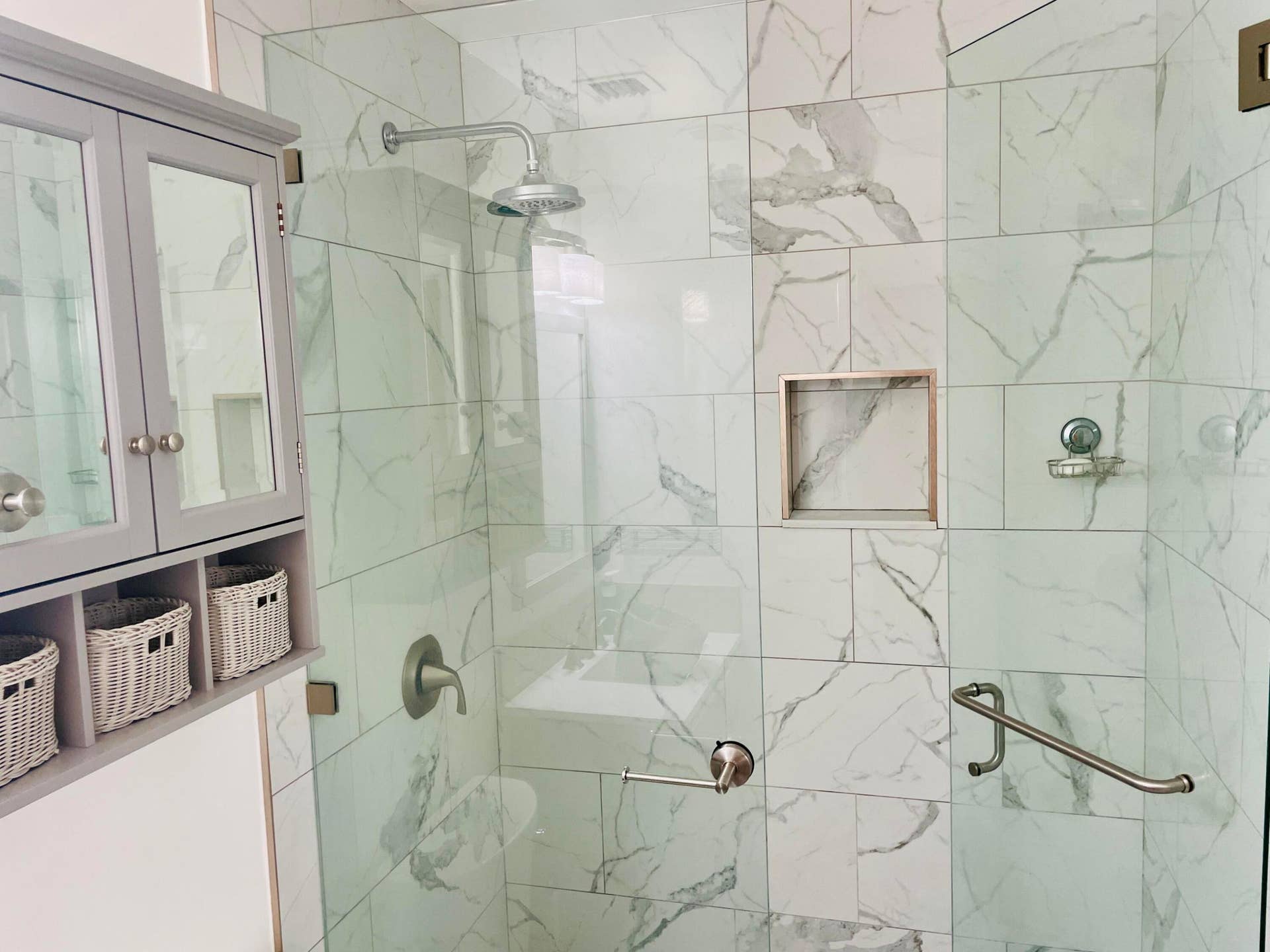 Main Bathroom (2)