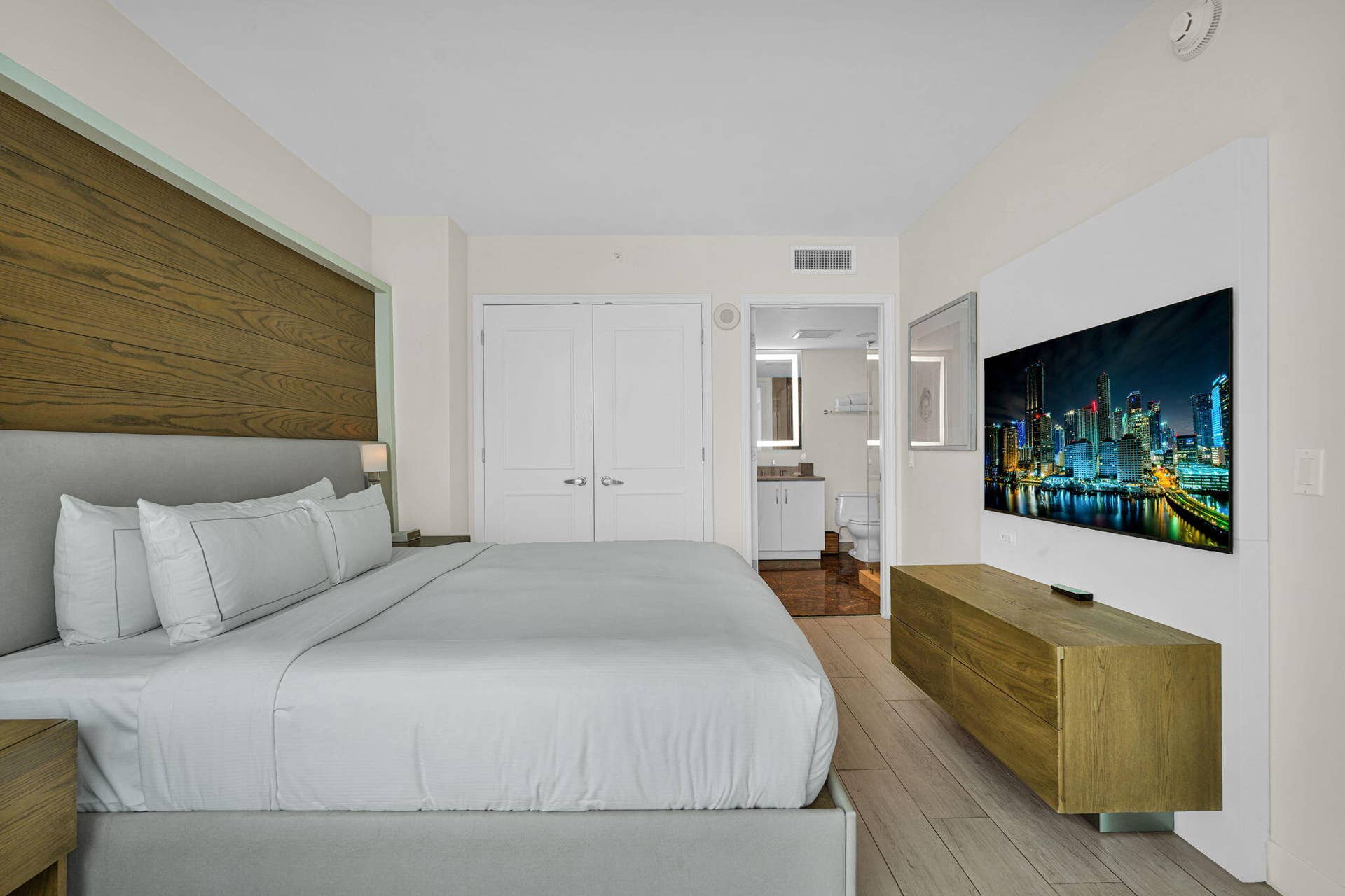 505 N Fort Lauderdale Beach Boulevard, #2214, Fort Lauderdale, FL 33304 20-web-or-mls-DSC02346