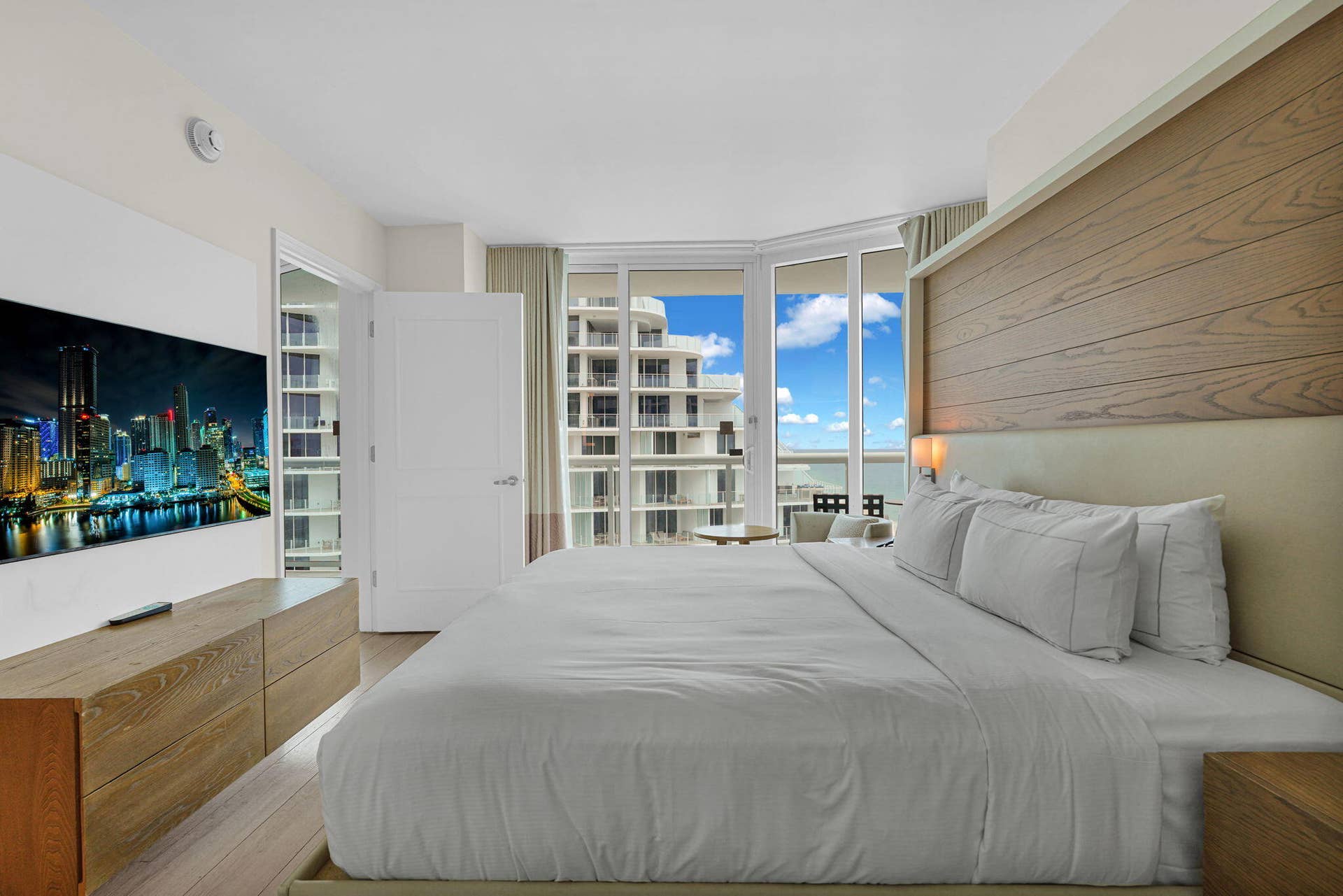 505 N Fort Lauderdale Beach Boulevard, #2214, Fort Lauderdale, FL 33304 24-web-or-mls-DSC02410