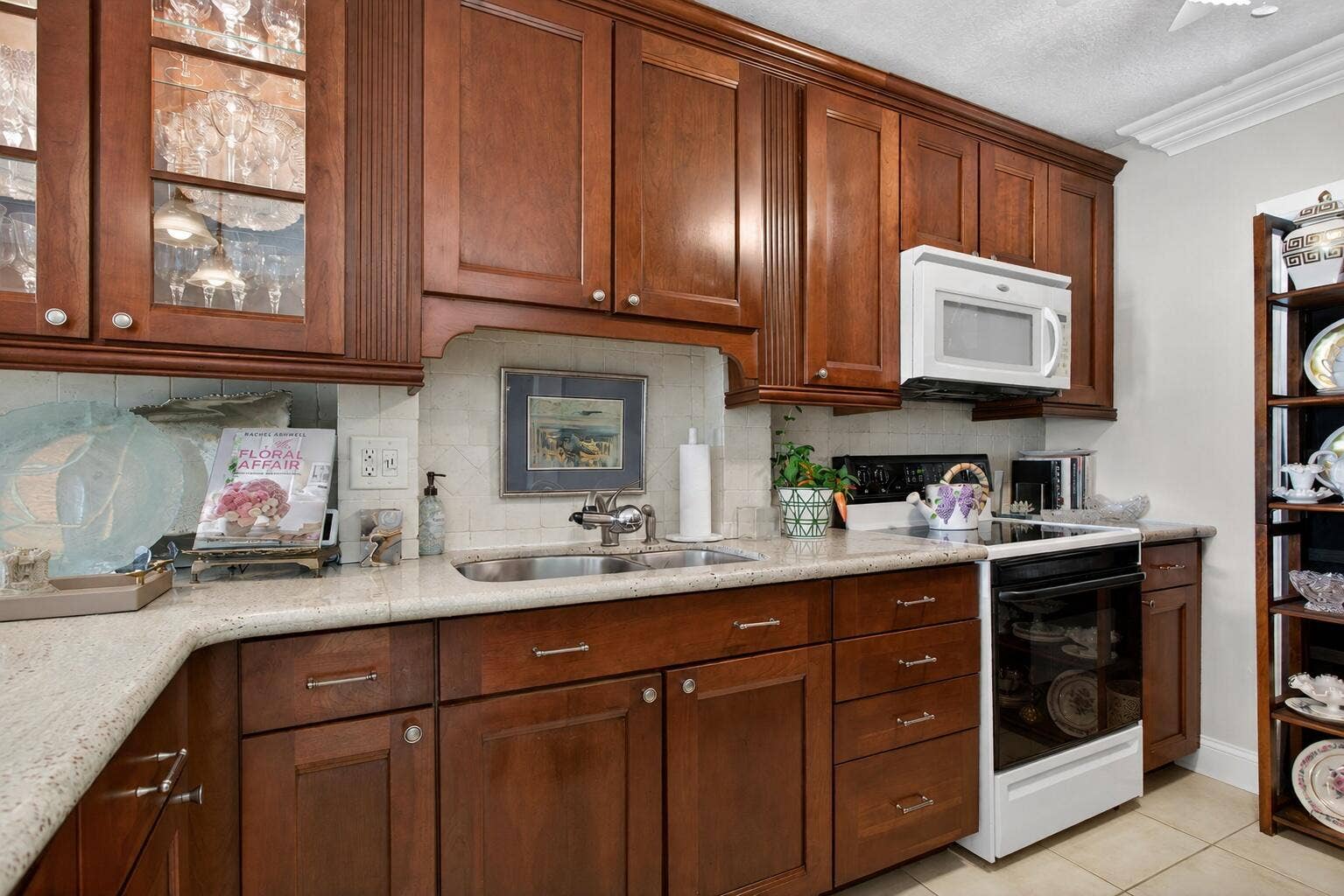 800 Pine Drive, #13, Pompano Beach, FL 33060 Kitchen 1