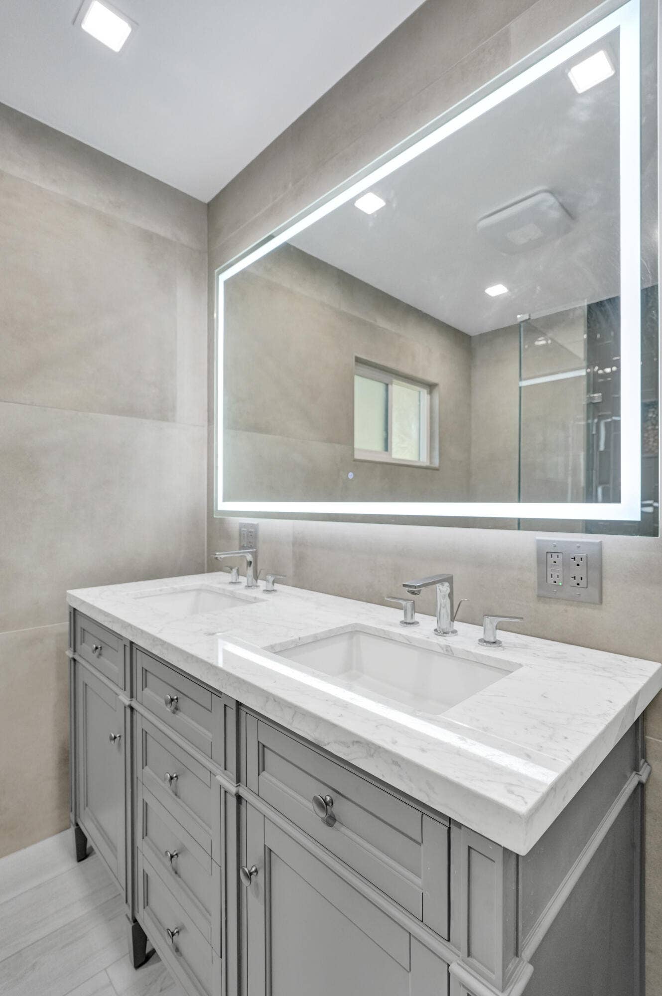 271 SE 5th Terrace, Pompano Beach, FL 33060 Primary Bath