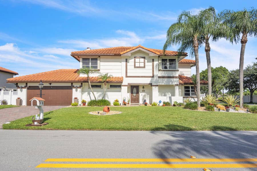 Property photo for 6431 Olde Moat Way, Davie, FL
