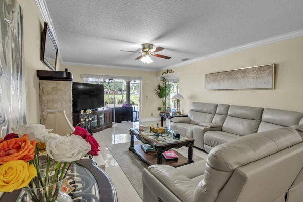 6431 Olde Moat Way, Davie, FL 33331 011_XVvr (1)