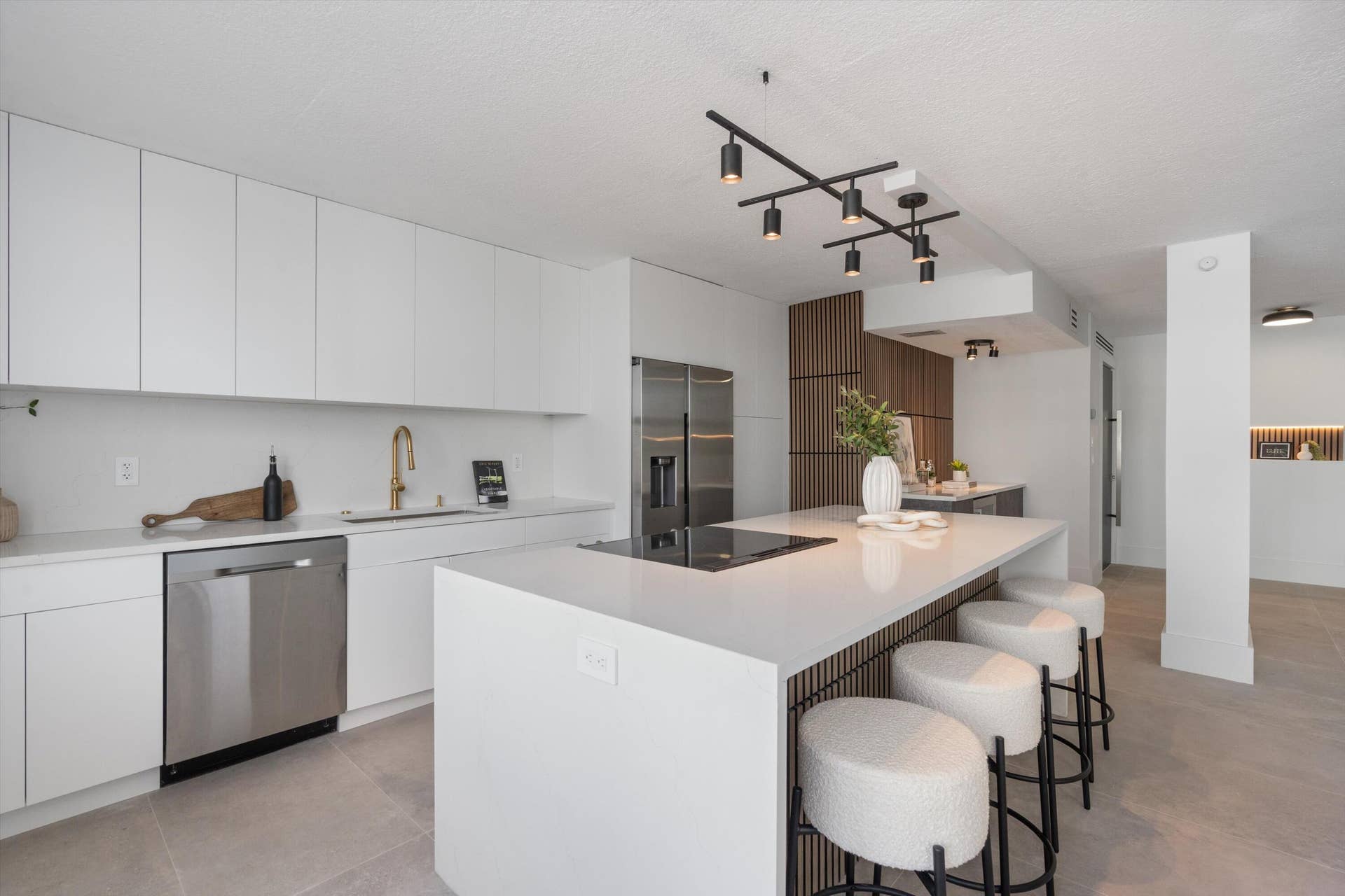 2800 E Sunrise Boulevard, #4c, Fort Lauderdale, FL 33304 Kitchen