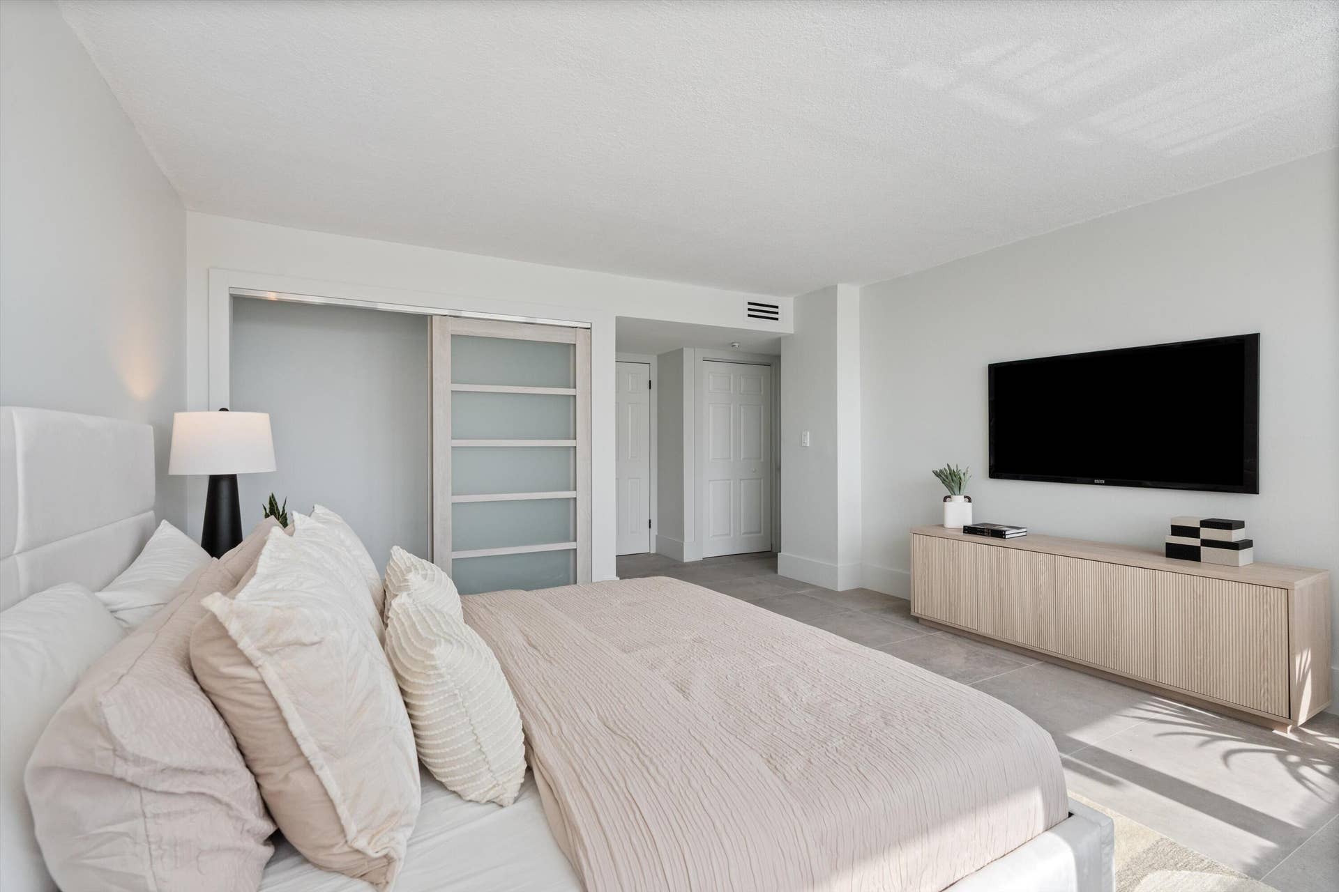 2800 E Sunrise Boulevard, #4c, Fort Lauderdale, FL 33304 Primary Bedroom