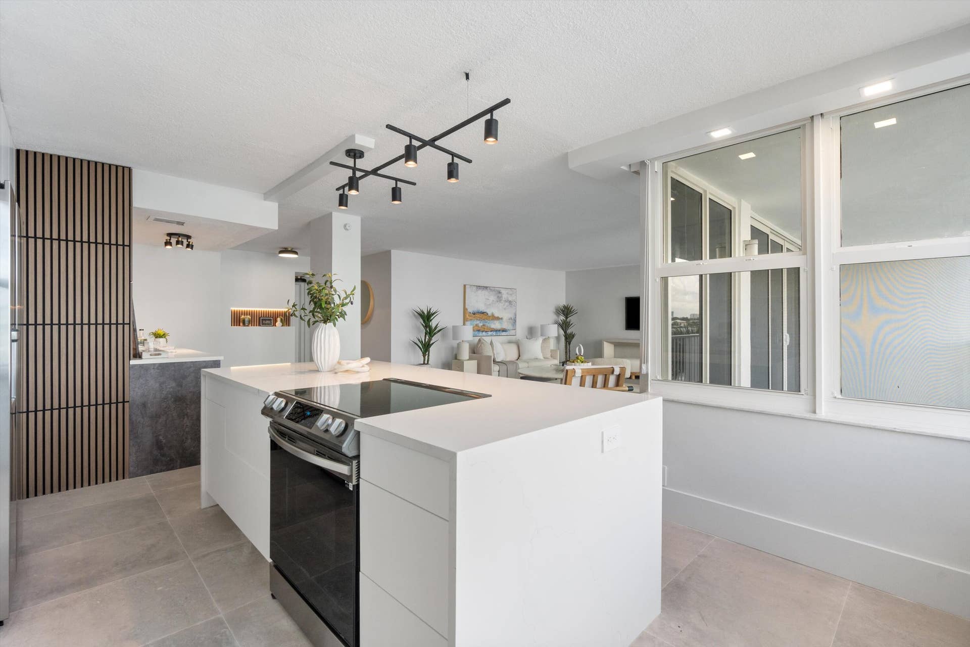 2800 E Sunrise Boulevard, #4c, Fort Lauderdale, FL 33304 Kitchen